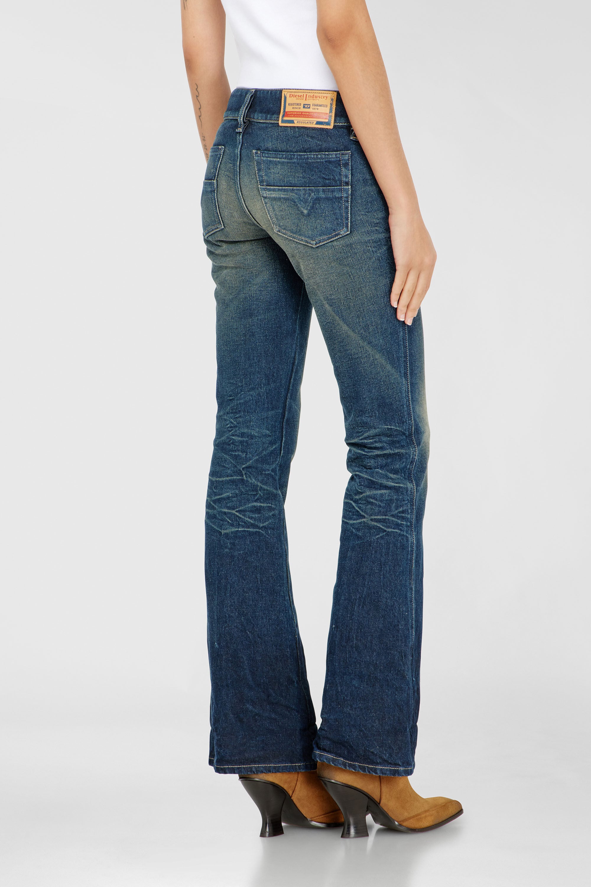 Diesel - Bootcut Jeans D-Hush 007EH Femme, Bleu Fonc&eacute; - Image 5