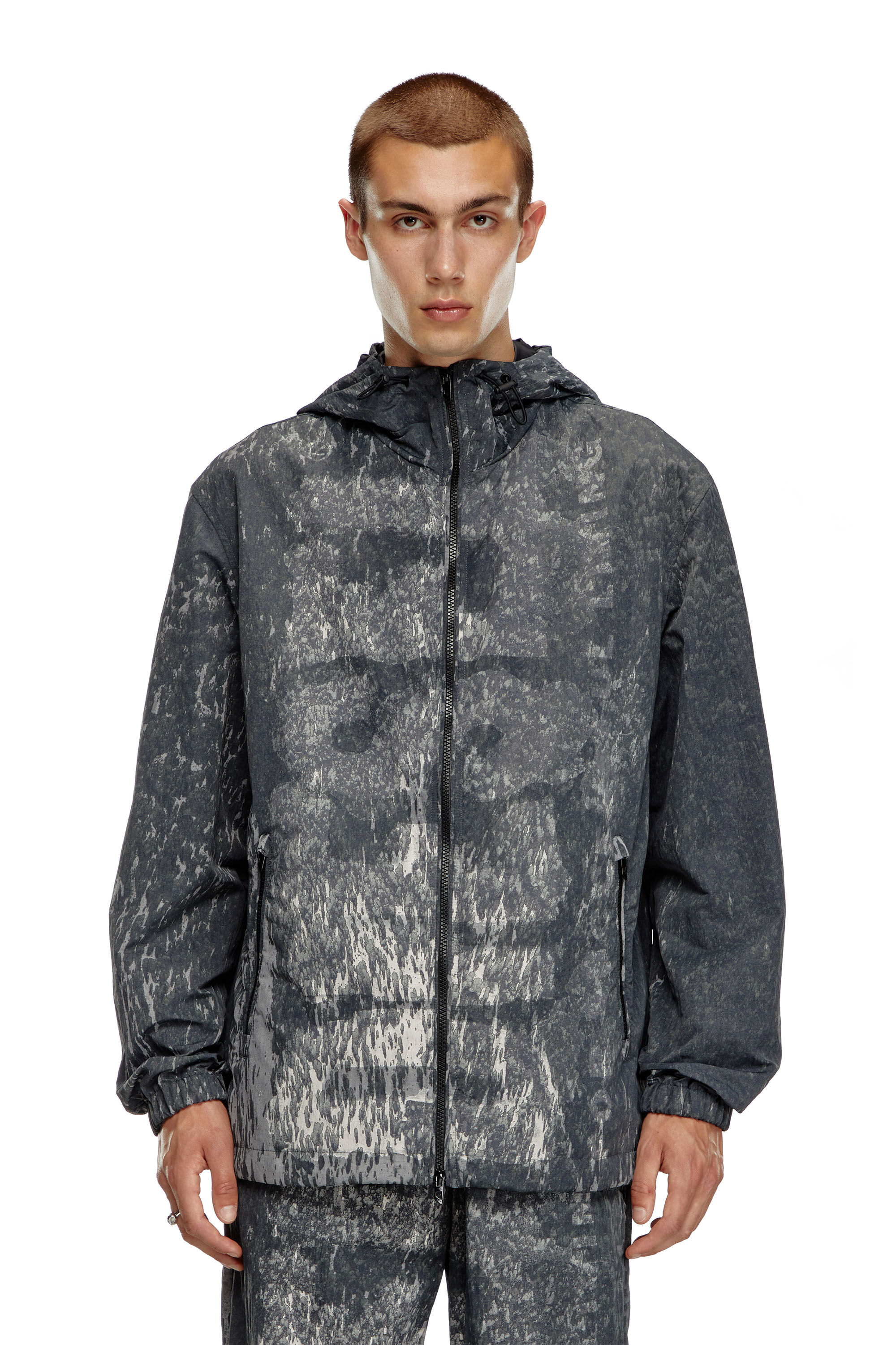 Diesel - J-BRICK, Coupe-vent à capuche avec imprimé « Rain Camo » Homme in Noir - 6