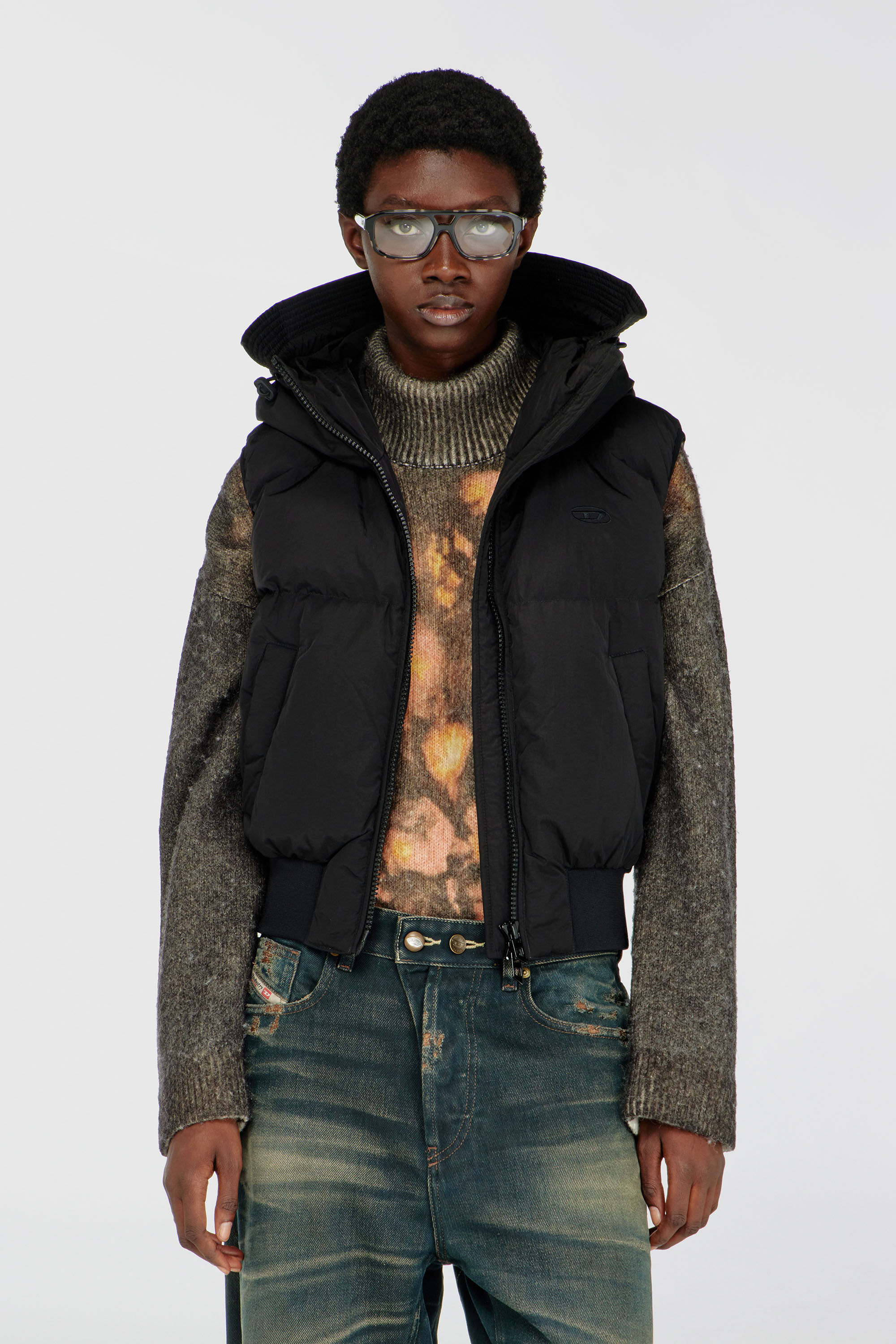 Diesel - W-PEYT-SSL-NEW-P1, Gilet sans manches &agrave; capuche en nylon froiss&eacute; Femme in Noir - 3