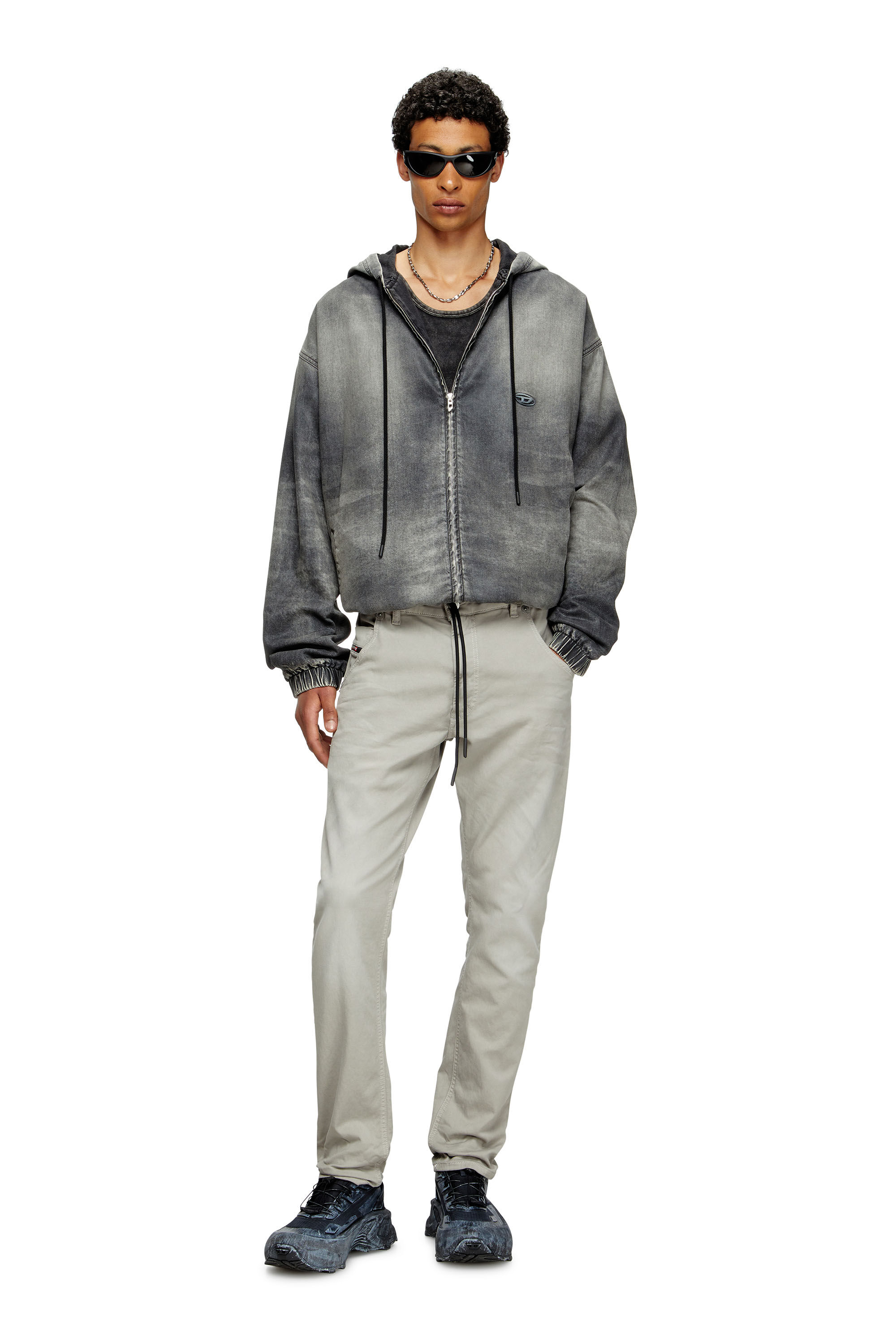 Diesel - Regular 2030 D-Krooley Joggjeans® 0670M Homme, Gris Clair - Image 1