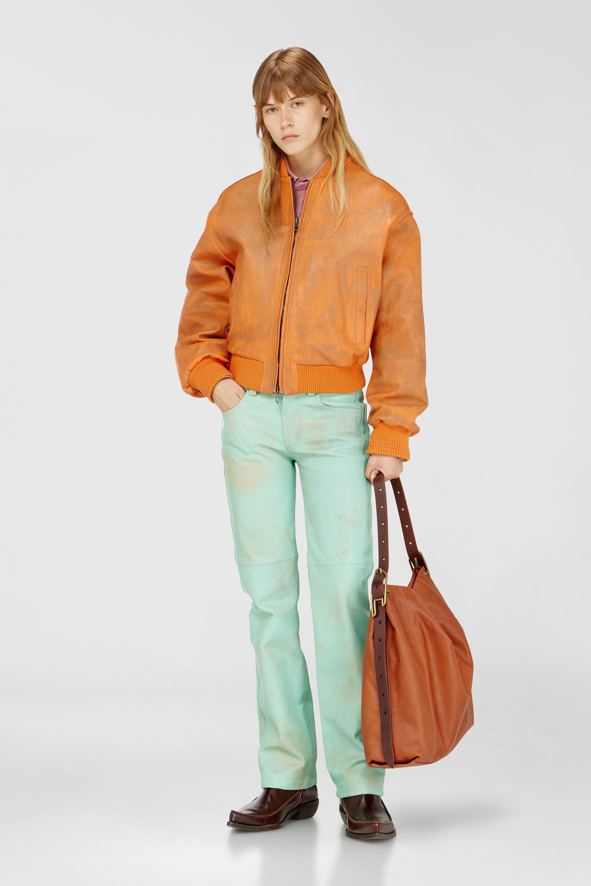 Diesel - L-POCKA, Pantalon en cuir trait&eacute; Femme in Vert - 1