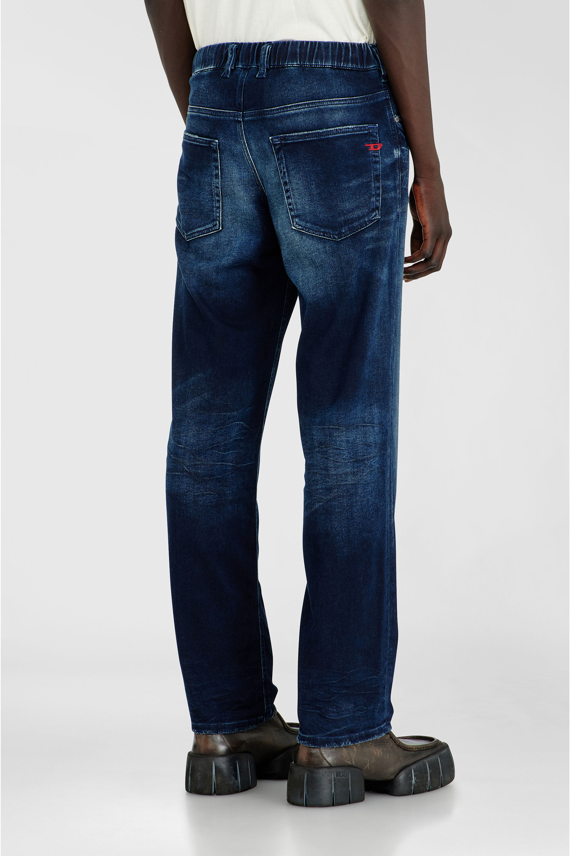 Diesel - Regular 2090 D-Veekley Joggjeans&reg; 09P93 Homme, Bleu Fonc&eacute; - Image 3