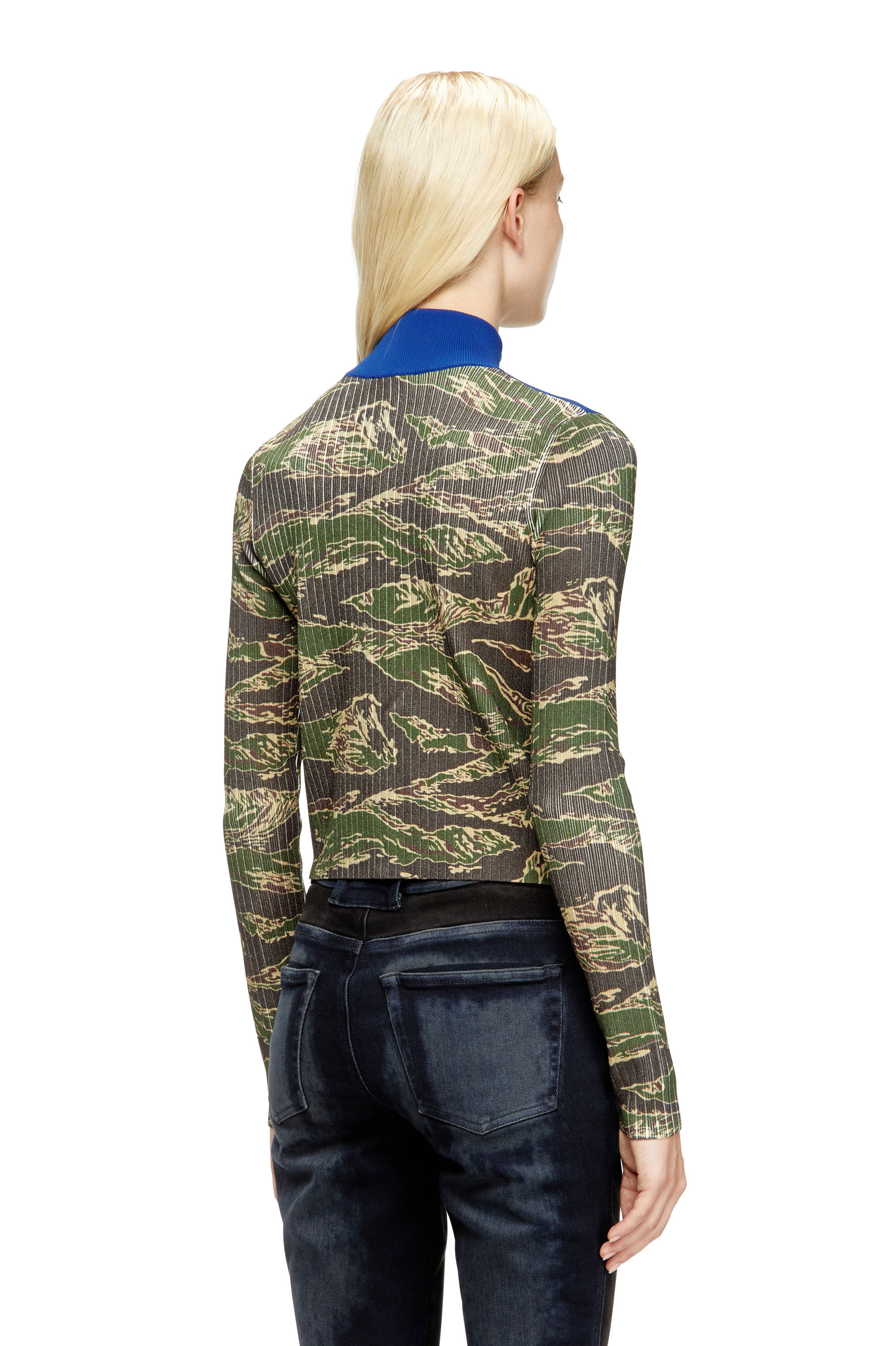 Diesel - M-CAMUT, Pull zippé camouflage en viscose côtelée Femme in Polychrome - 4