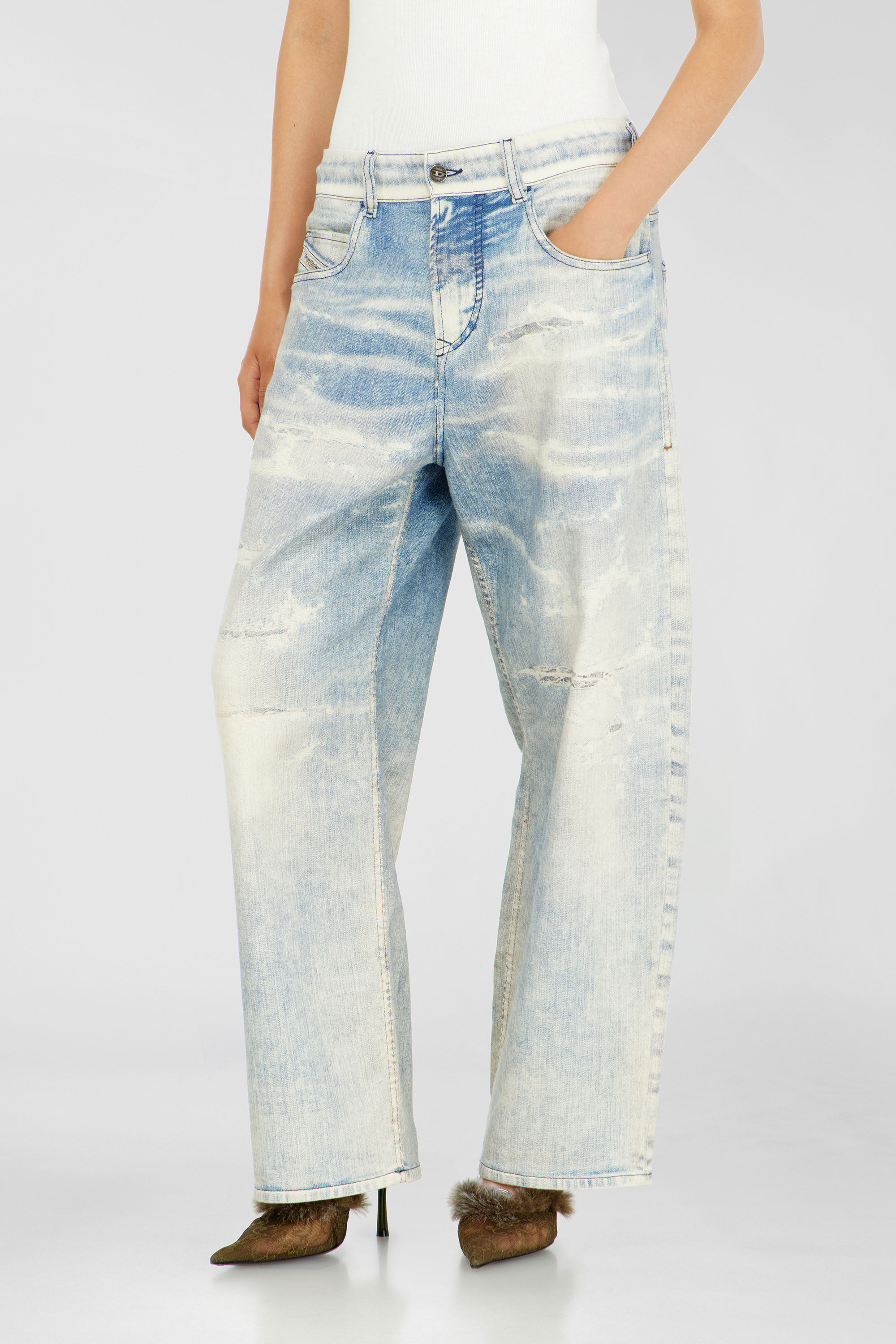 Diesel - Relaxed 2097 D-Enim-M Joggjeans&reg; 068XM Mixte, Bleu Clair - Image 4