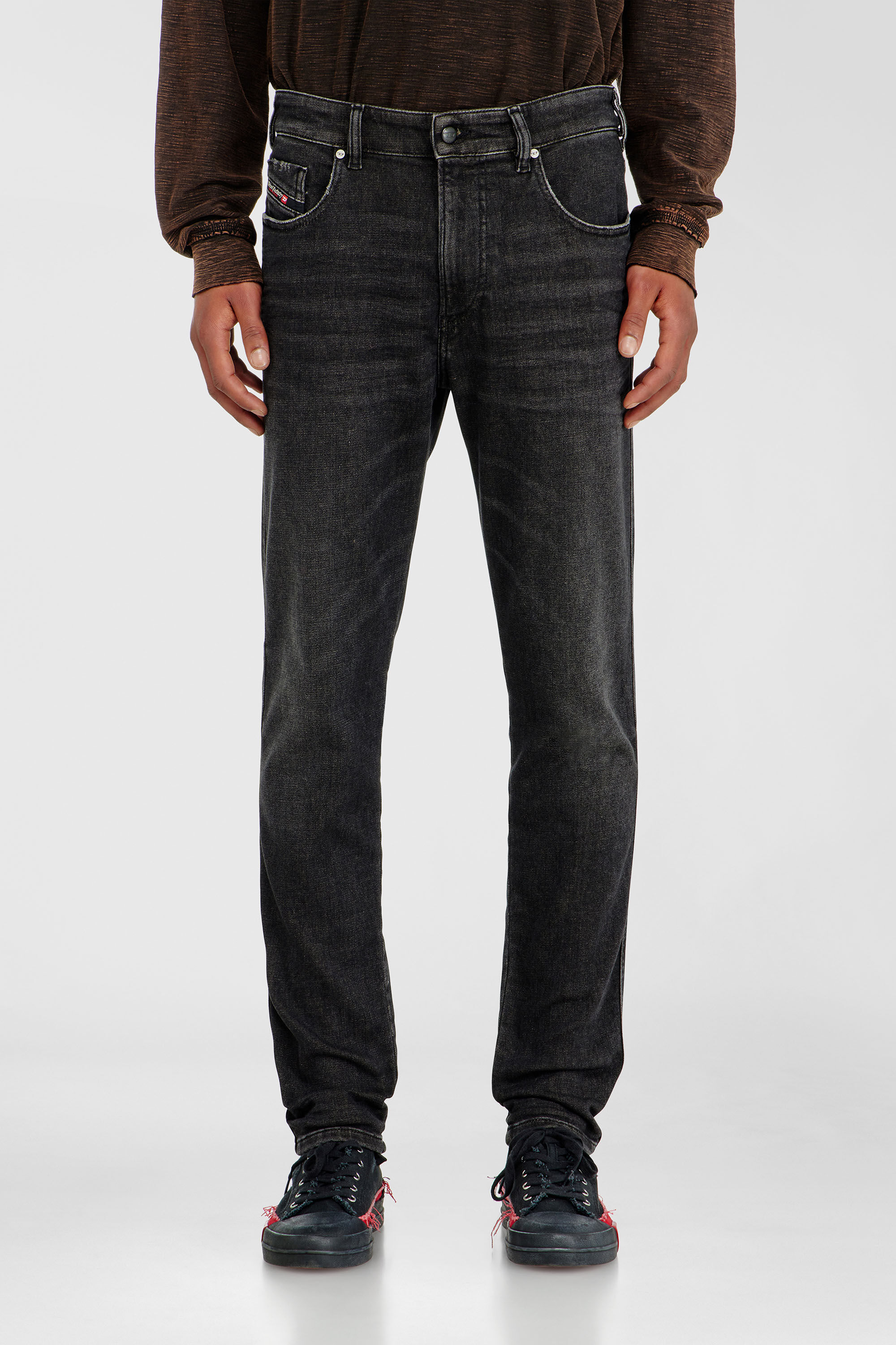 Diesel - Slim 2062 D-Strukt Joggjeans&reg; 09P92 Homme, Noir/Gris fonc&eacute; - Image 2