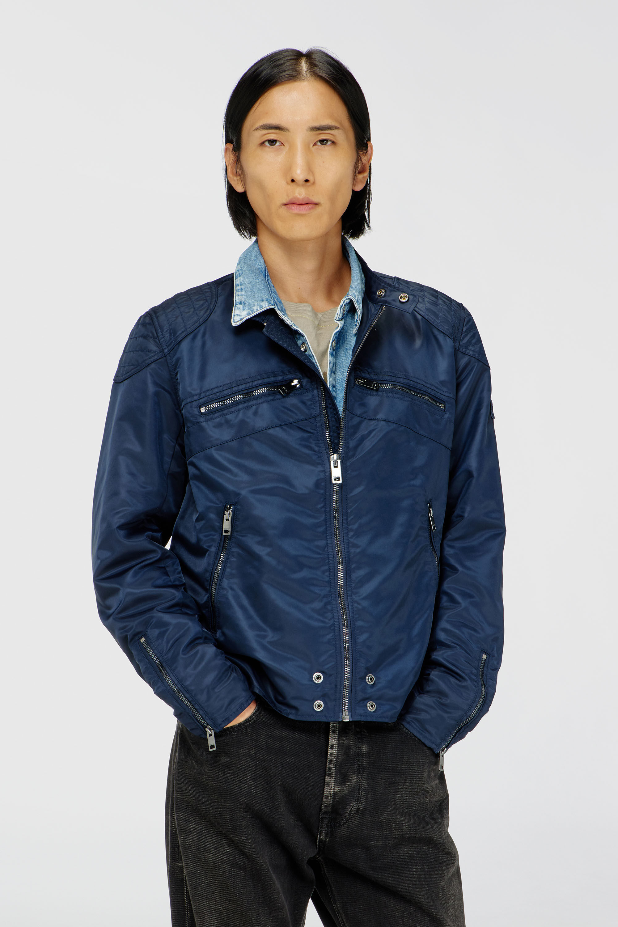 Diesel - J-GLORY-T92, Veste en nylon avec &eacute;paules matelass&eacute;es et poches zipp&eacute;es Homme in Bleu - 3