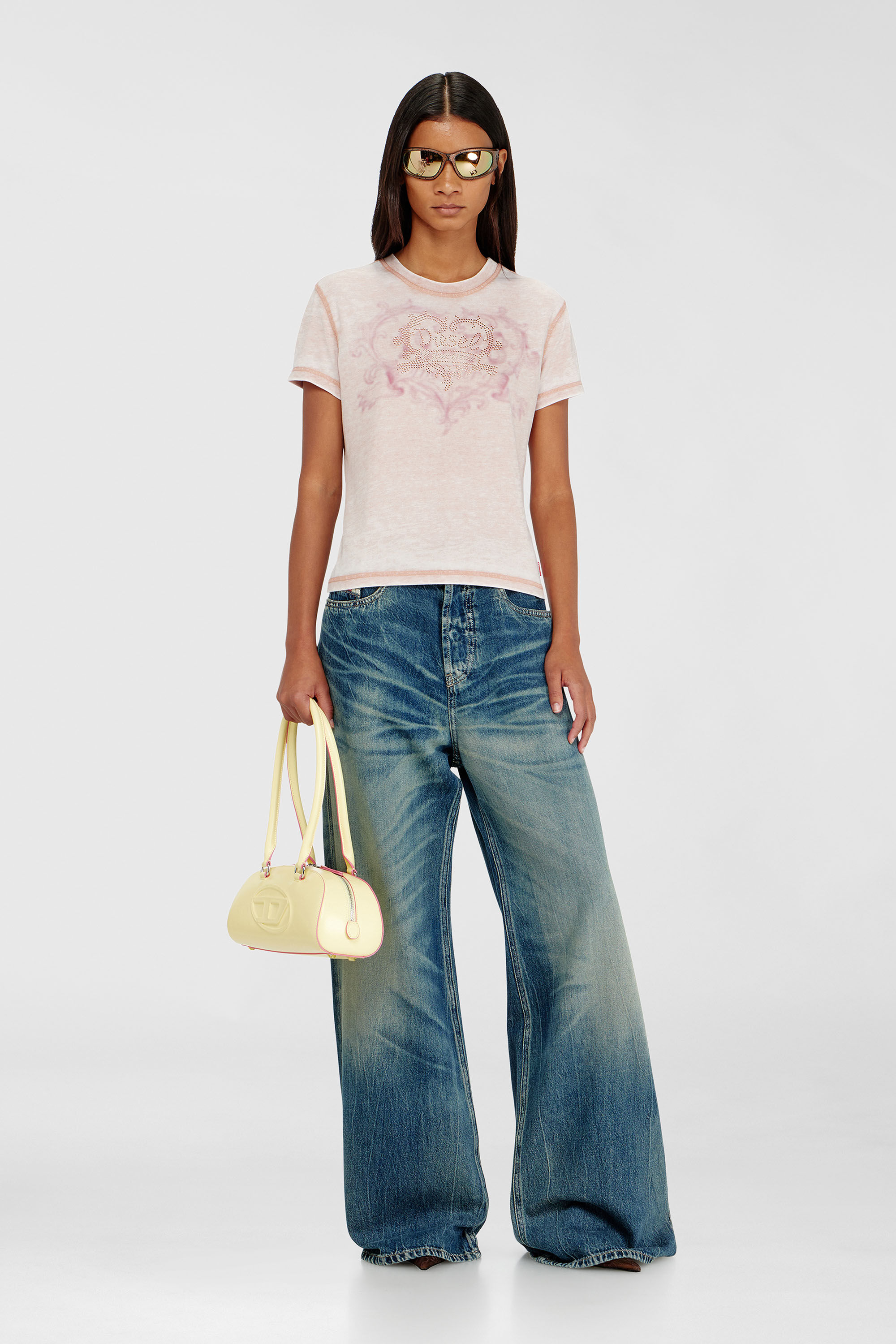 Diesel - T-ILA-AA1, T-shirt en jersey avec strass et burnout effect Femme in Rose - 1