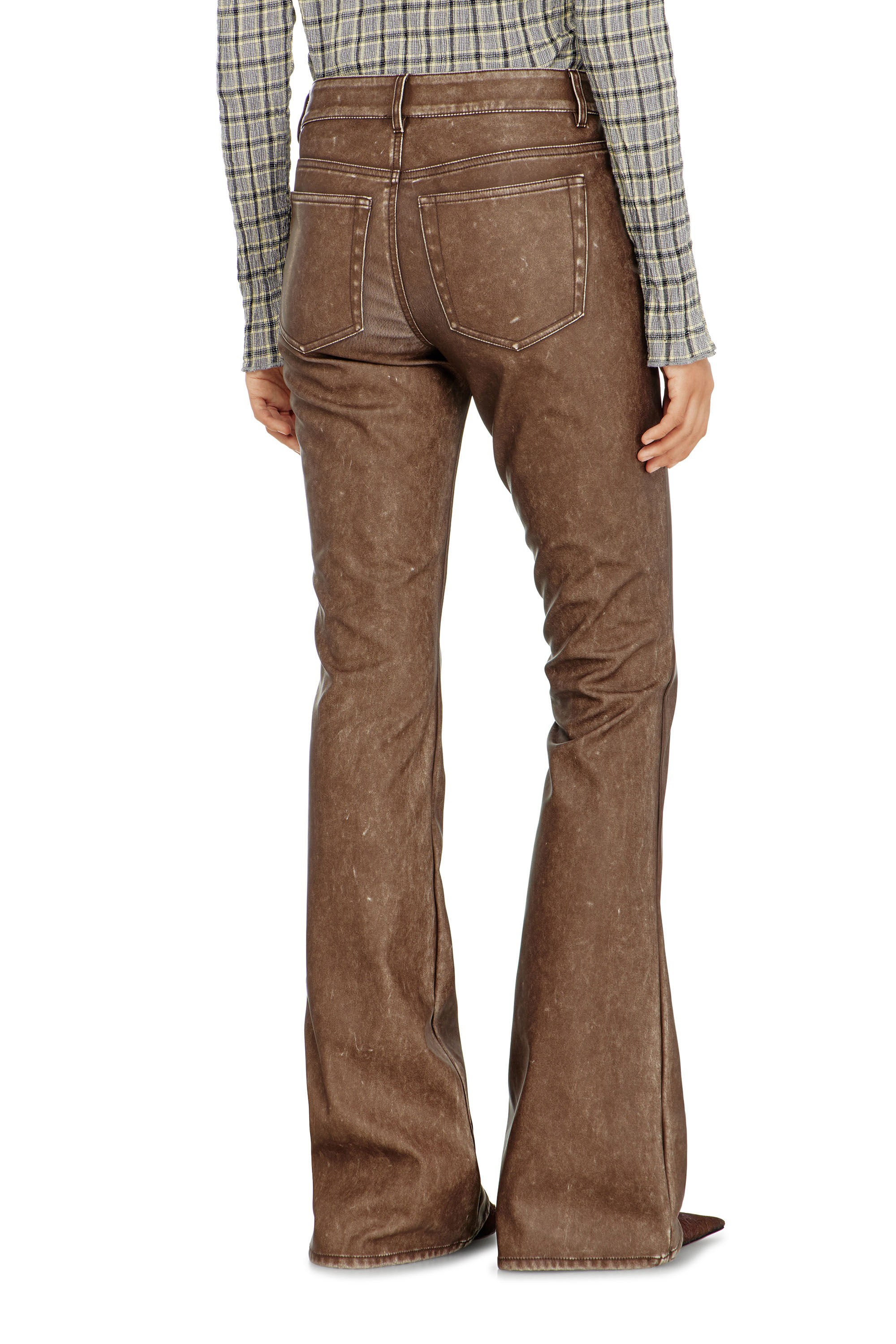 Diesel - P-STELLAR-S1, Pantalon bootcut en tissu enduit trait&eacute; Femme in Marron - 4