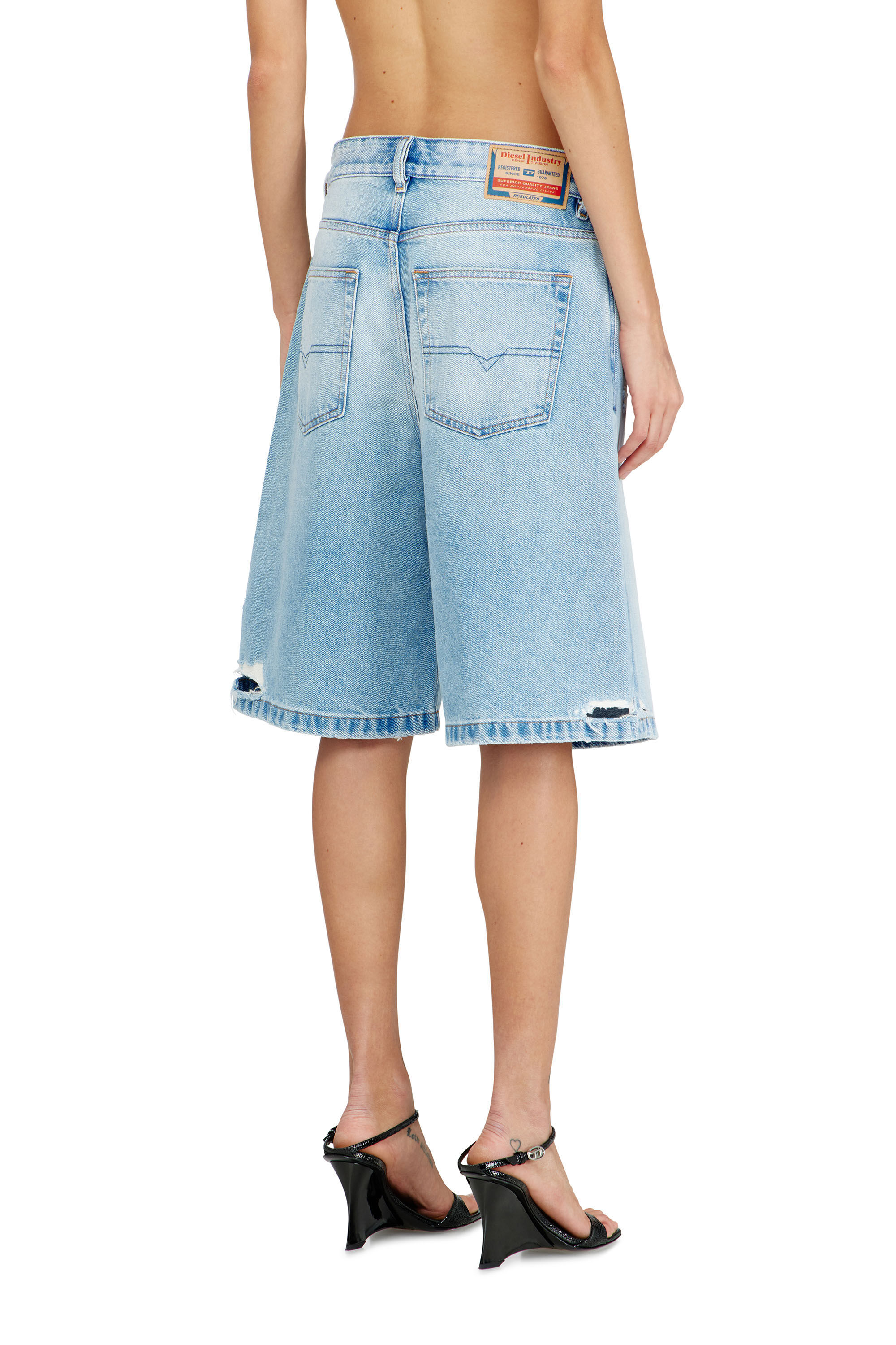 Diesel - DE-SIRE-SHORT, Short en denim d&eacute;truit Femme in ToBeDefined - 4