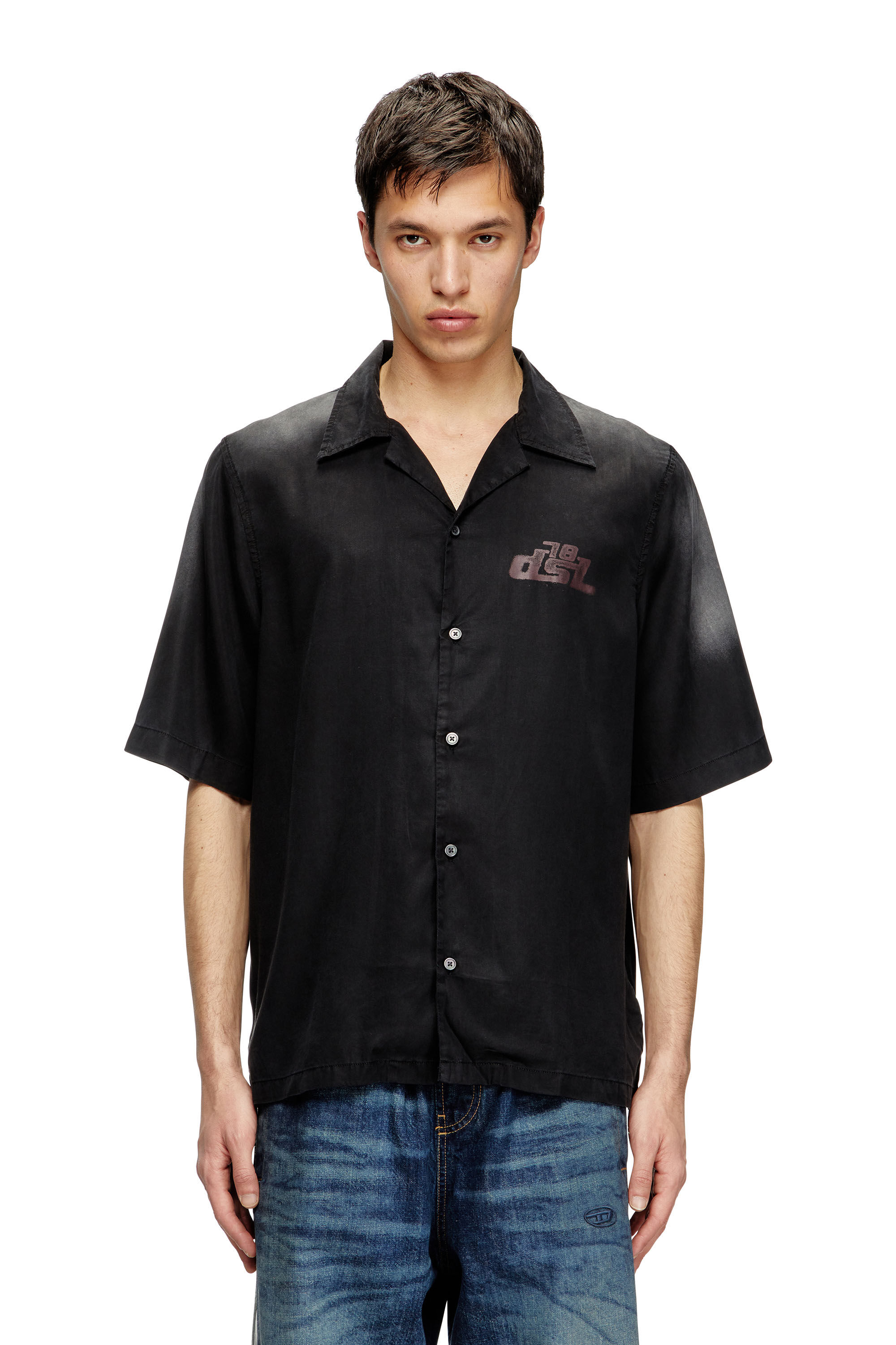 Diesel - S-ELLY, Chemise bowling délavée avec imprimés à logo Homme in Noir - 2