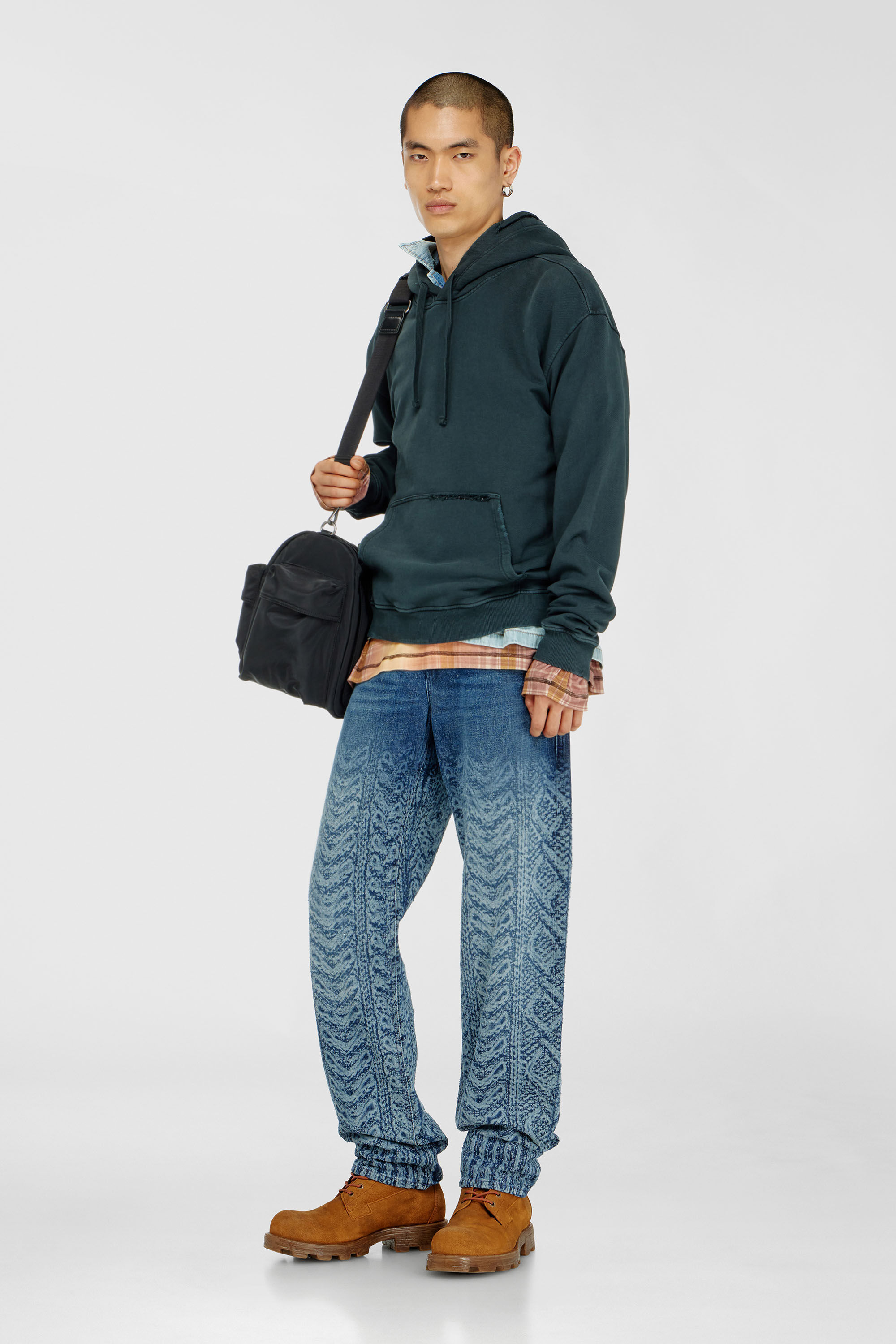 Diesel - S-NORM-HOOD-CRYSTALS, Sweat &agrave; capuche avec d&eacute;chirures et d&eacute;tails en cristal Homme in Vert - 1
