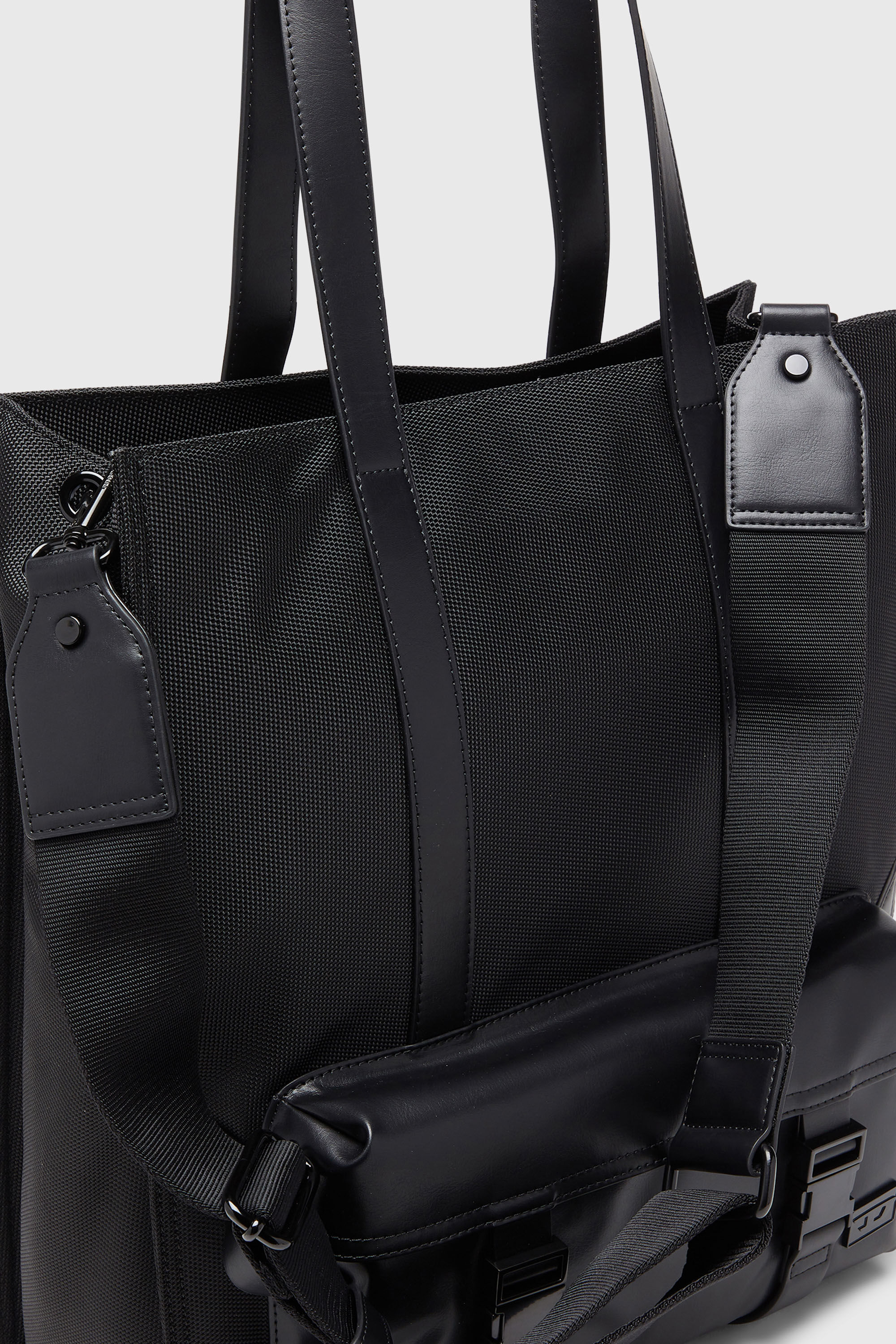 Diesel - MULTI-PKTS TOTE X, Multi-Pkts - Sac cabas avec poche &agrave; rabat et zip Mixte in Noir - 5