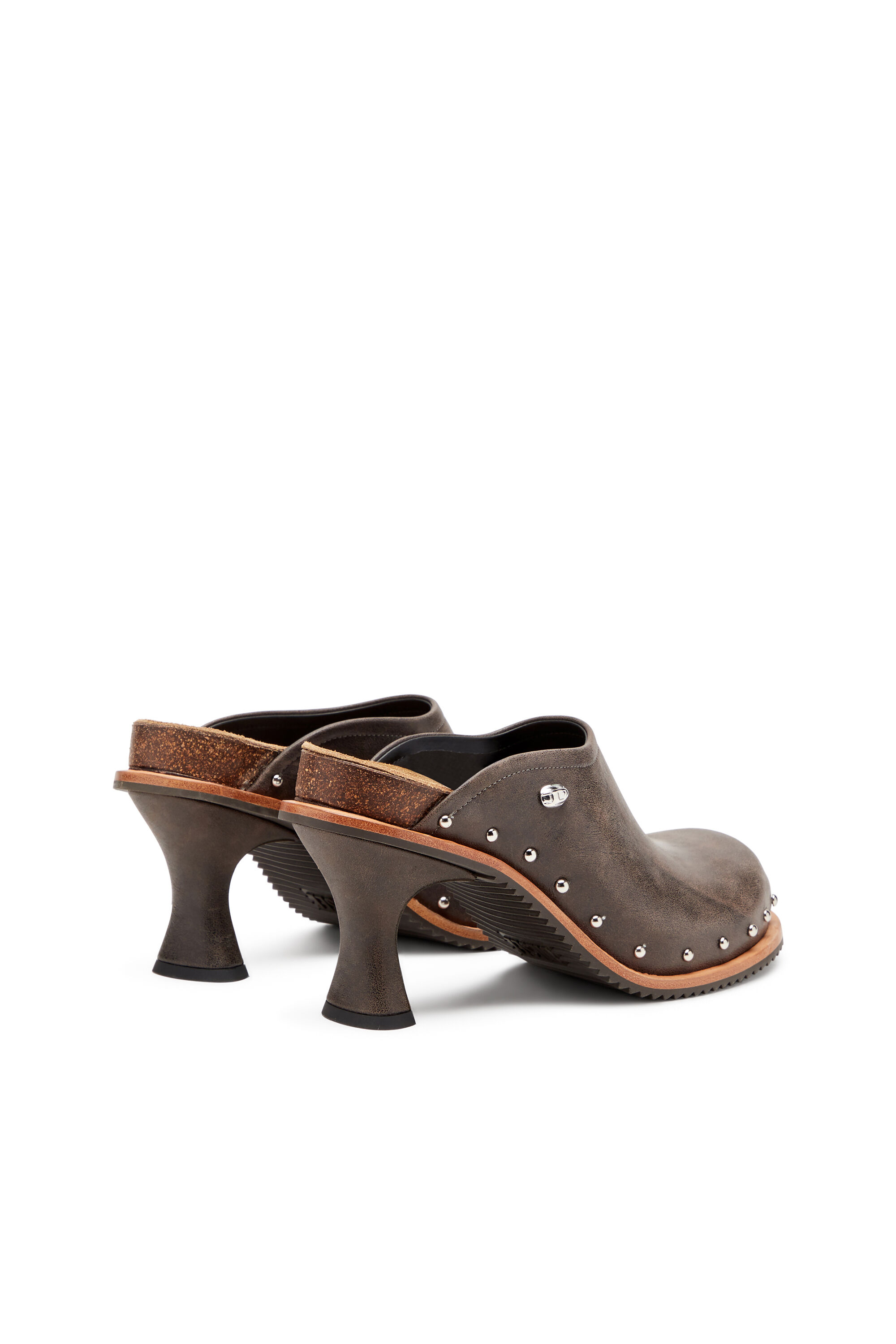 Diesel - D-WOODSTOCK ML CLOG W, D-Woodstock-Mules en cuir cloutées Femme in Marron - 3