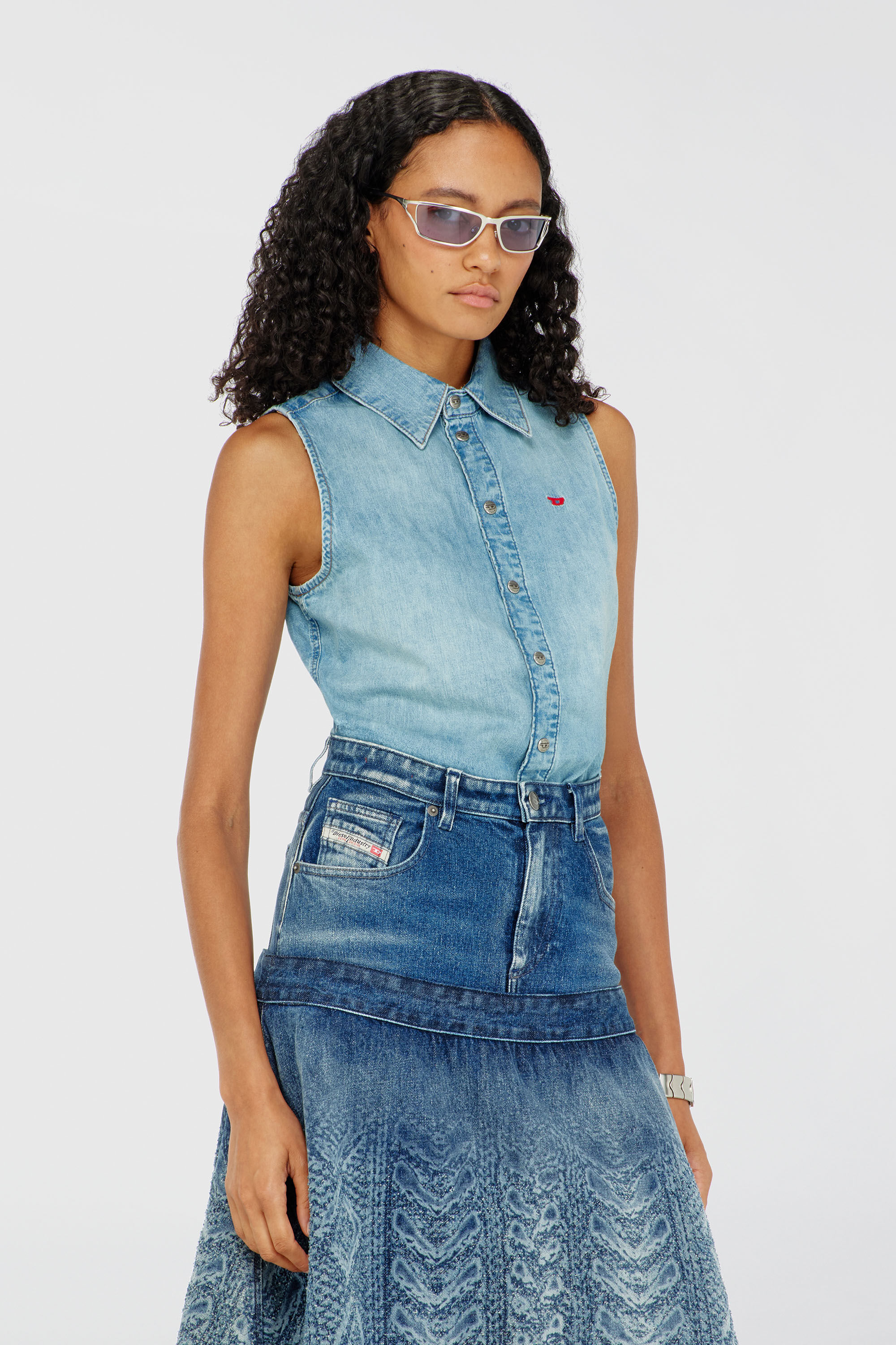 Diesel - DE-EAZY-SL, Chemise en denim sans manches Femme in Bleu - 3