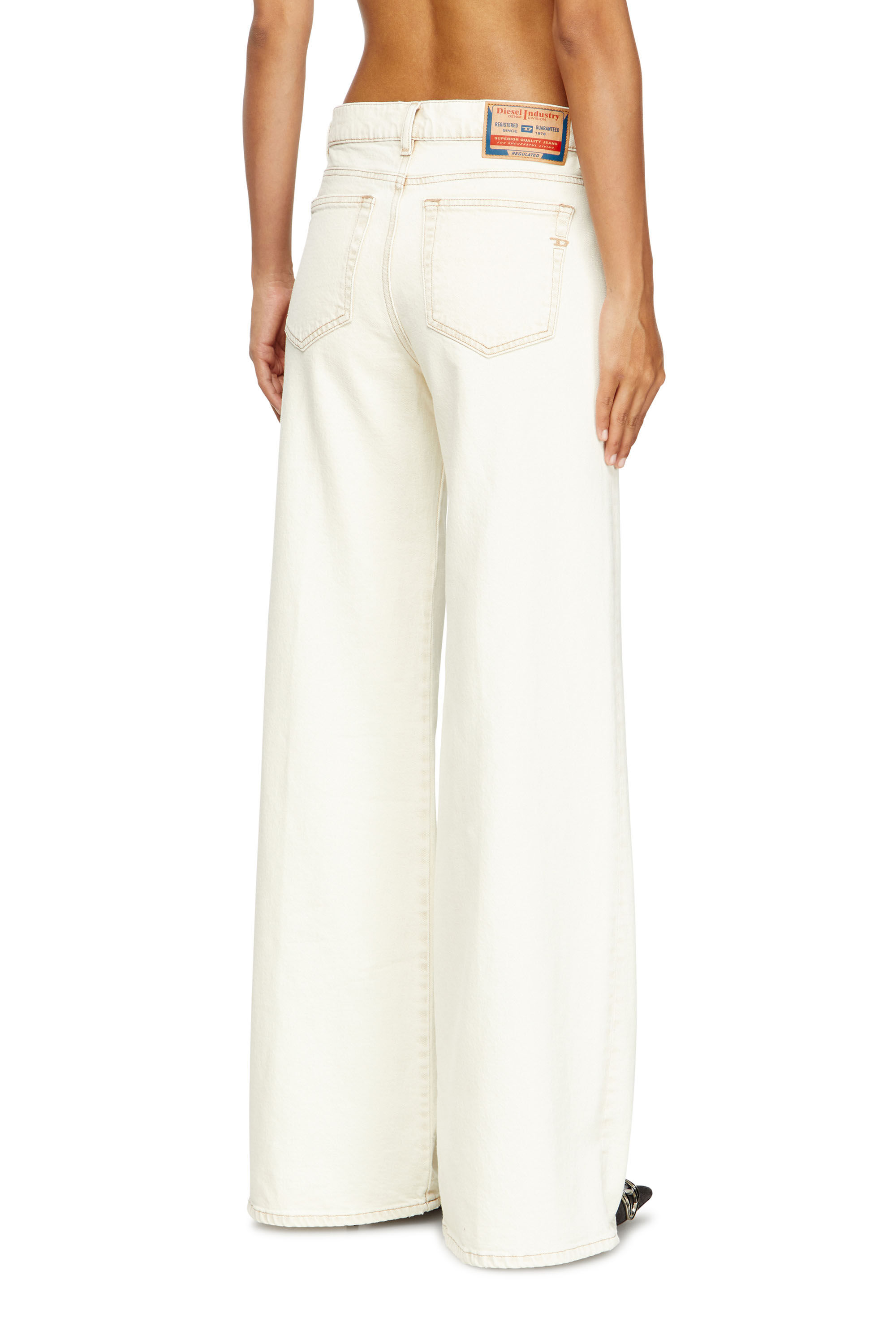 Diesel - Flare Jeans 1978 D-Akemi 09M70 Femme, Blanc - Image 4