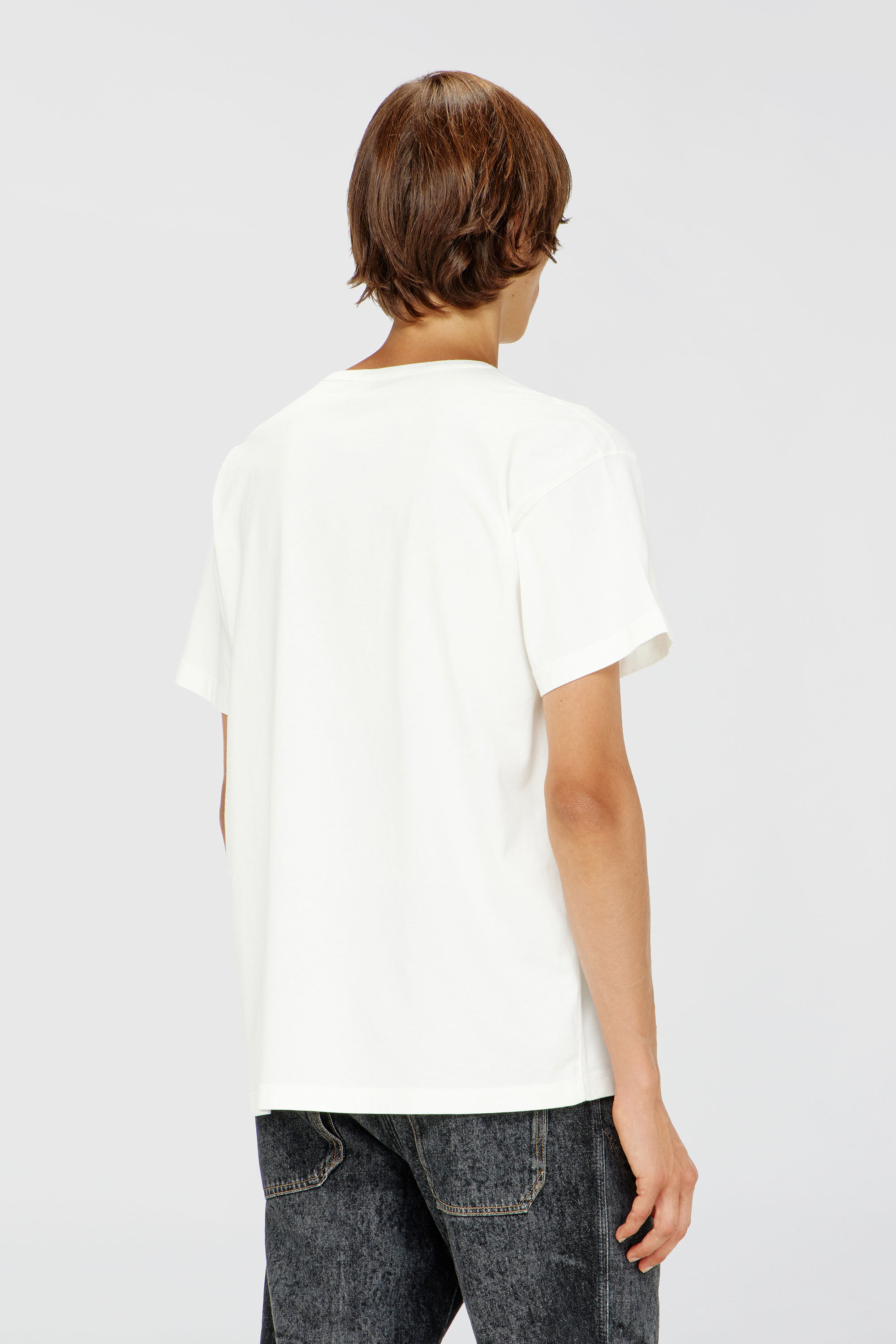 Diesel - T-NORM-IOD, T-shirt en coton l&eacute;ger avec logo Ovale D m&eacute;tallis&eacute; Homme in Blanc - 4