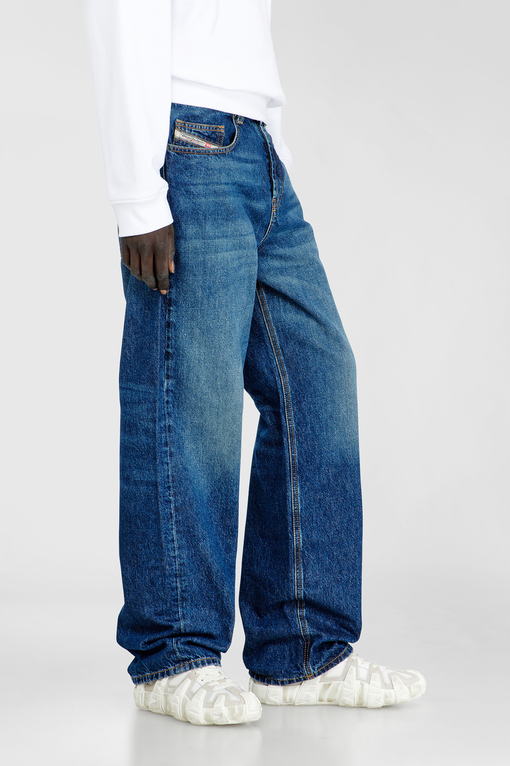 Diesel - Relaxed Jeans 2001 D-Macro 09I27 Homme, Bleu moyen - Image 6