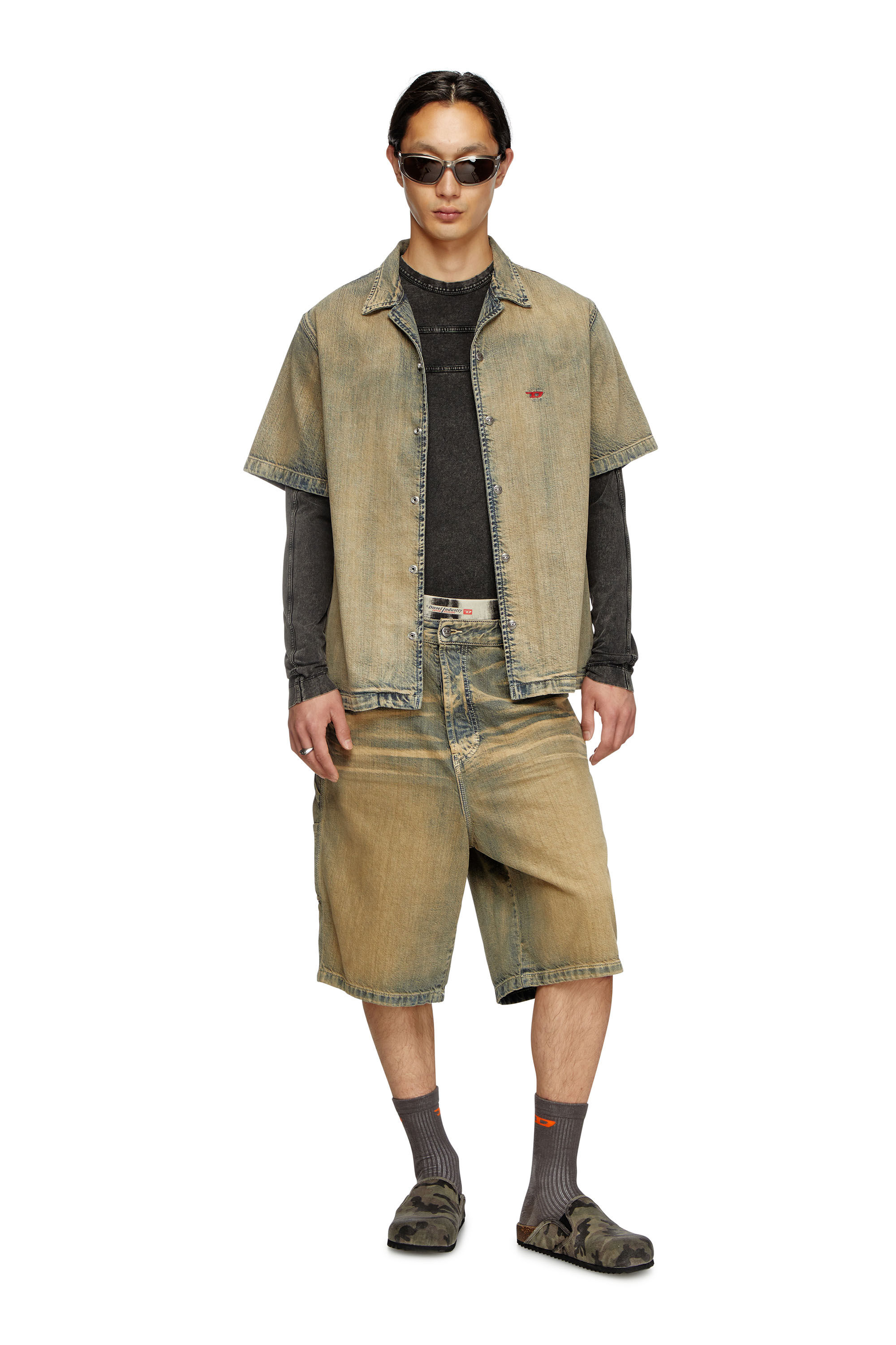 Diesel - D-LIVERY-SHORT, Short utility en denim brossé doré Homme in Polychrome - 1