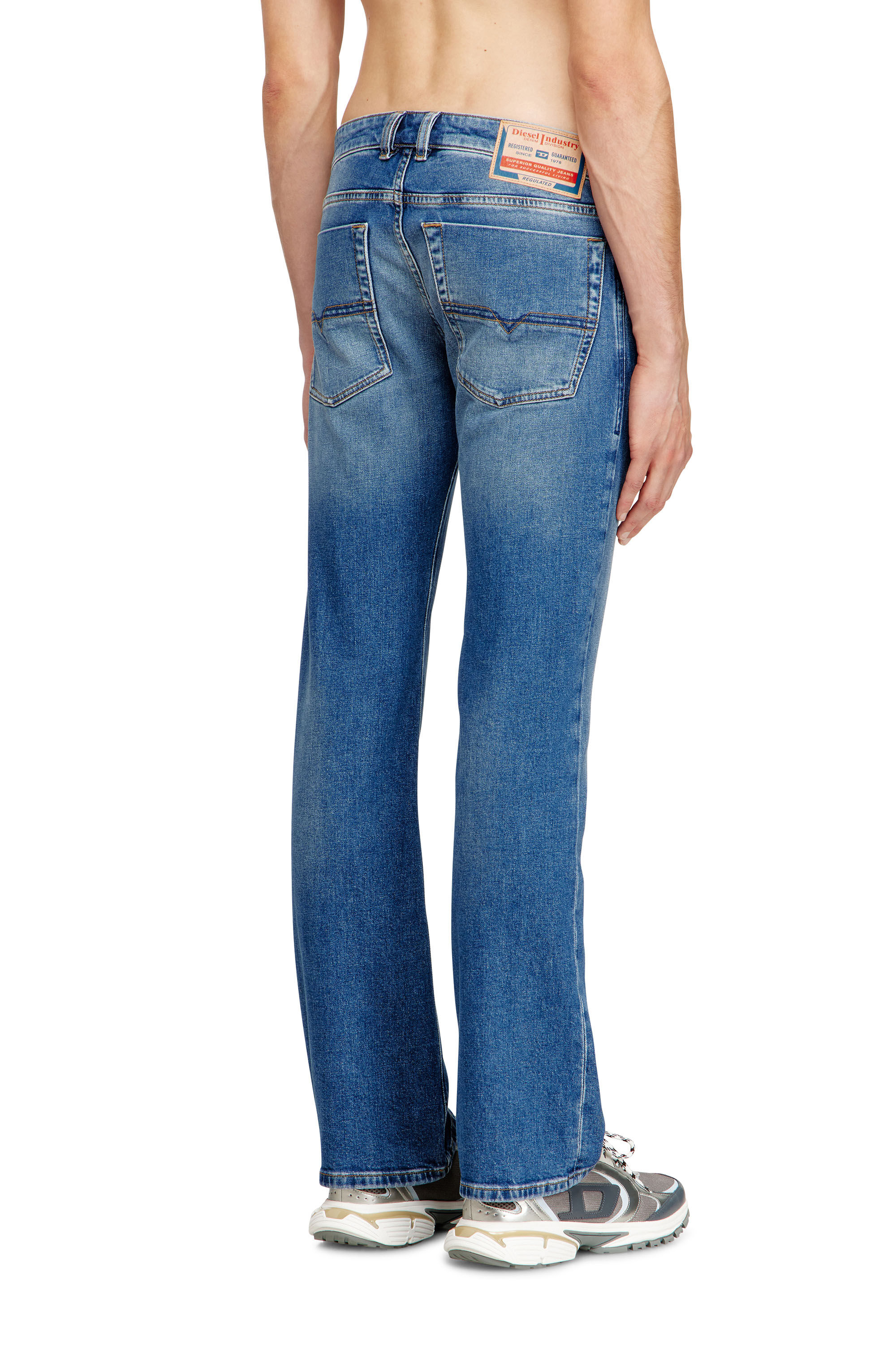 Diesel - Bootcut Jeans 2007 Zatiny 0ADBI Homme, Bleu Clair - Image 4
