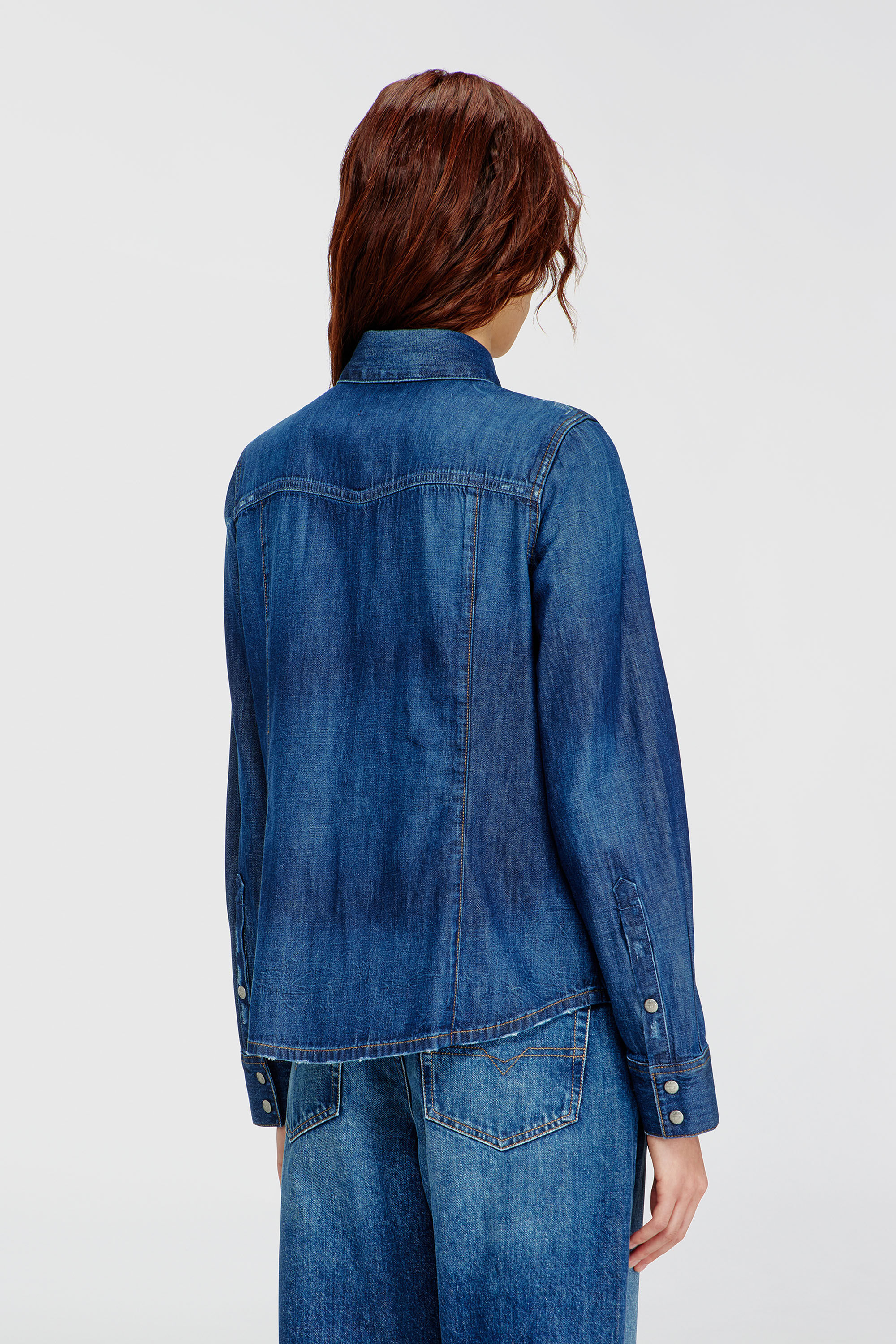 Diesel - DE-WAVES, Woman's Western shirt in clean-wash denim in Medium blue - 4