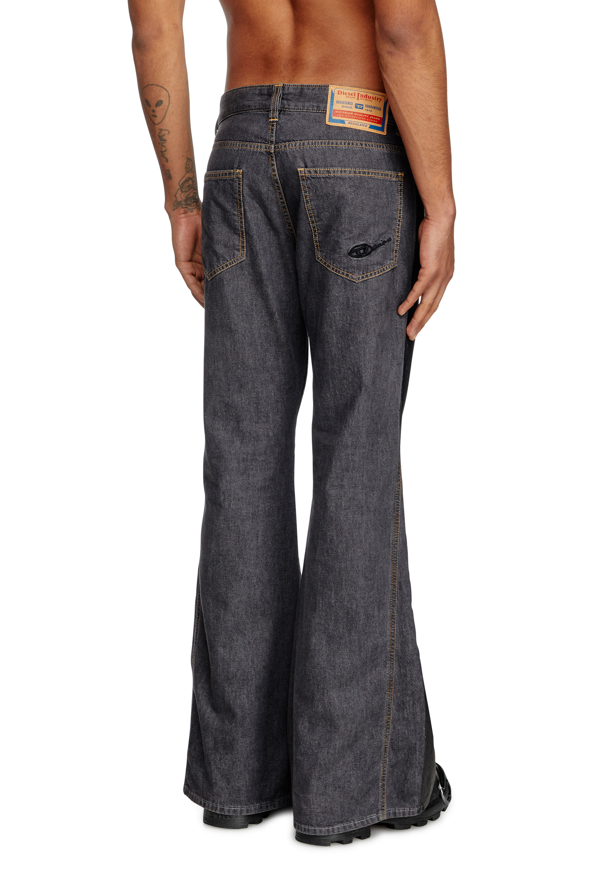 Diesel - Bootcut Jeans 1998 D-Buck 0DBCV Mixte, Noir/Gris foncé - Image 4