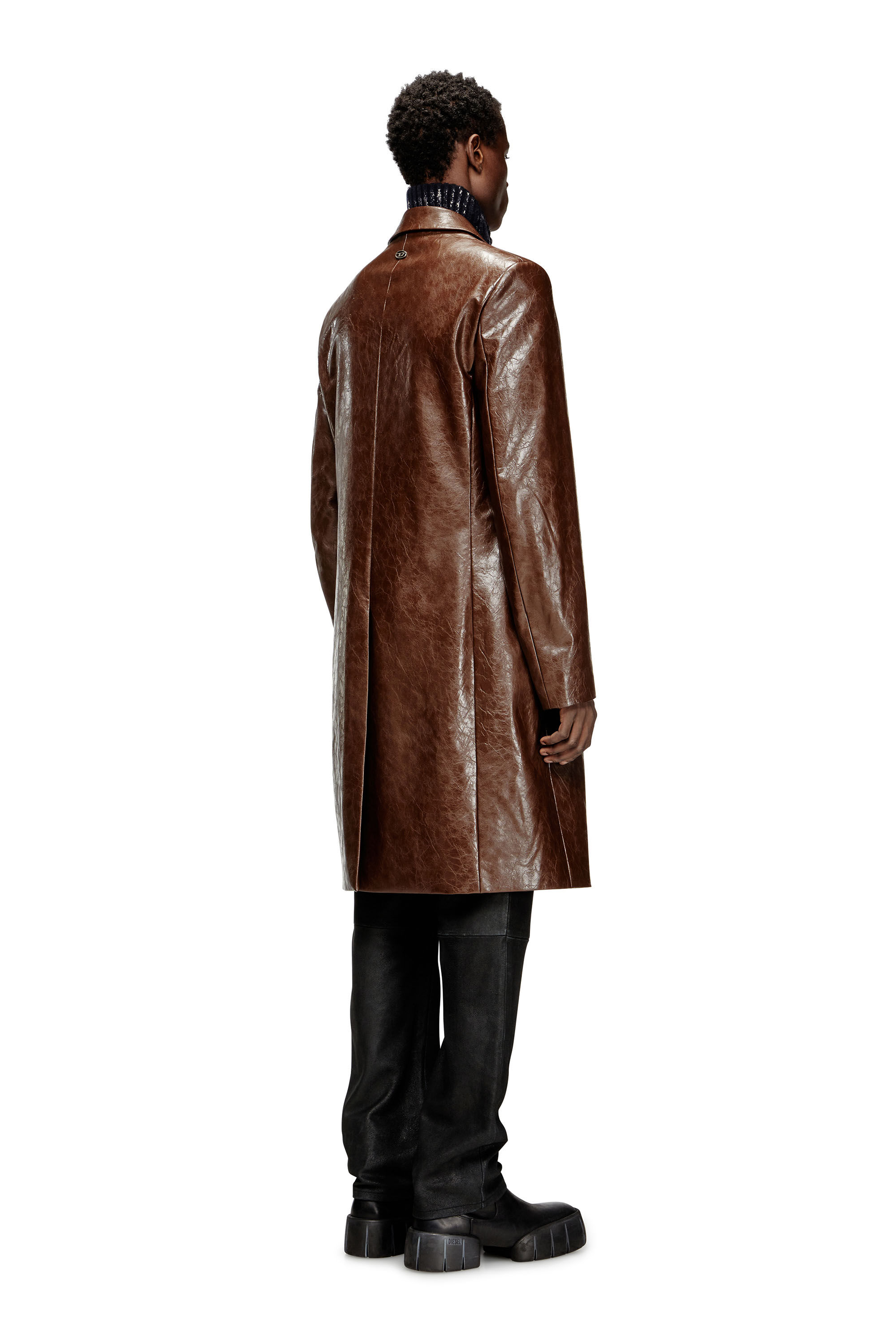 Diesel - J-CREED-COAT, Manteau en tissu texturé enduit Homme in Marron - 4