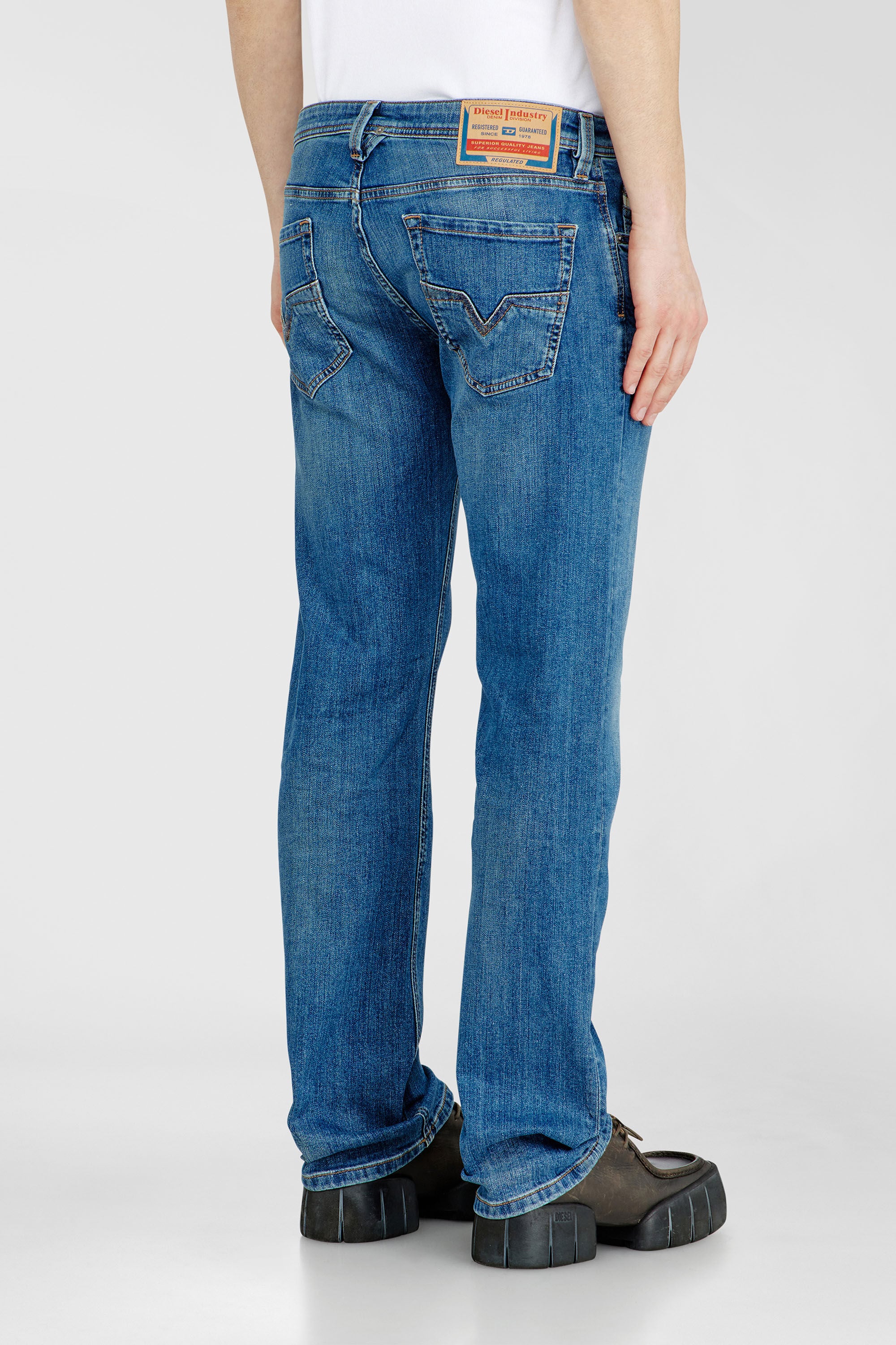 Diesel - Regular Jeans 1985 Larkee 0KIAL Homme, Bleu Clair - Image 5