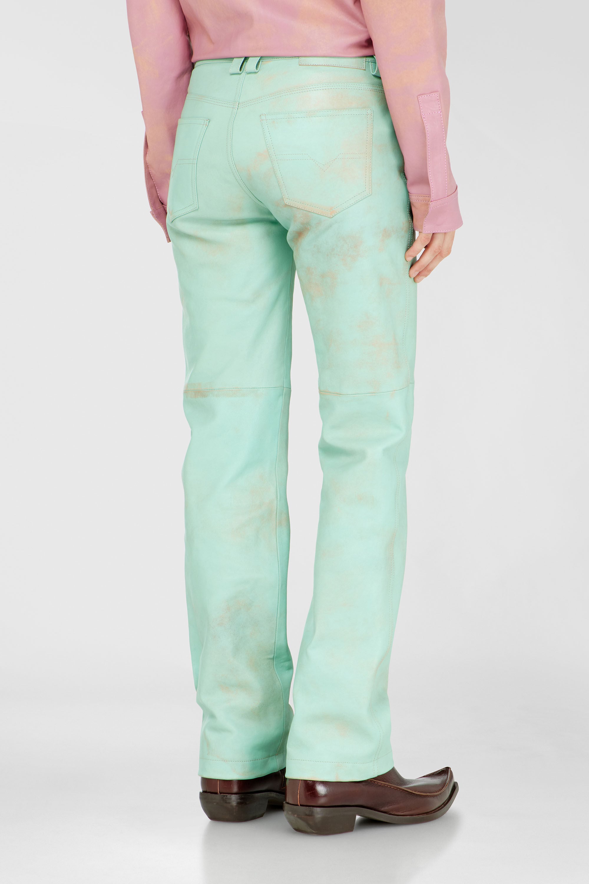 Diesel - L-POCKA, Pantalon en cuir trait&eacute; Femme in Vert - 4