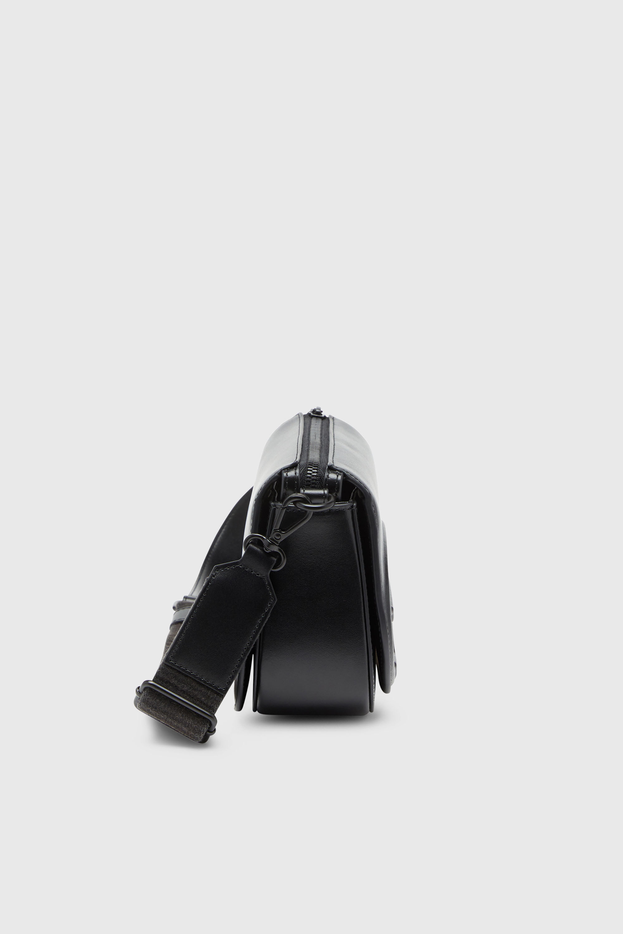 Diesel - 1DR CAMERA BAG, 1DR-Sac camera en cuir premium Mixte in Noir - 5