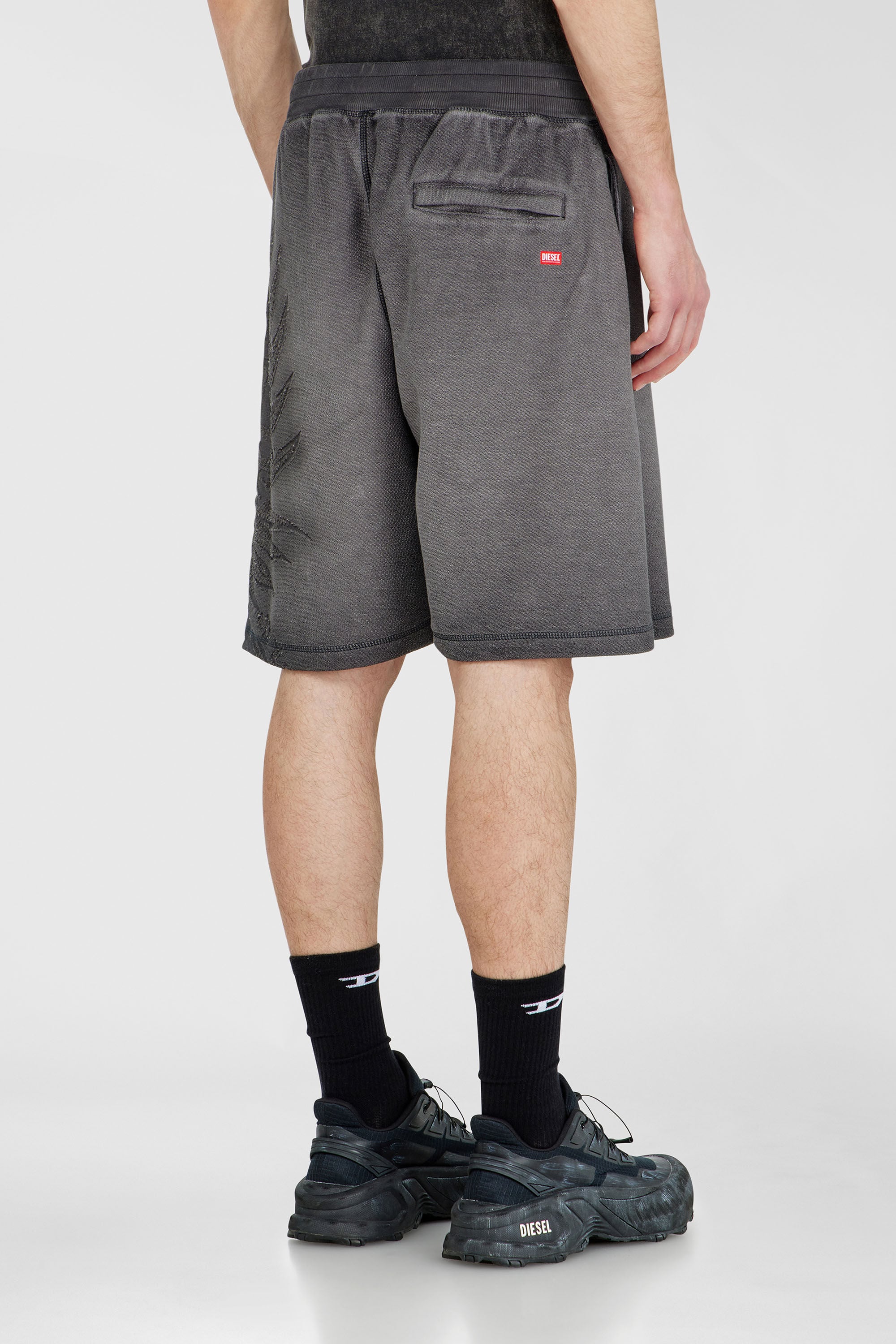 Diesel - P-RAWCROW, Short pants avec motifs d&eacute;vor&eacute; Homme in Gris - 4