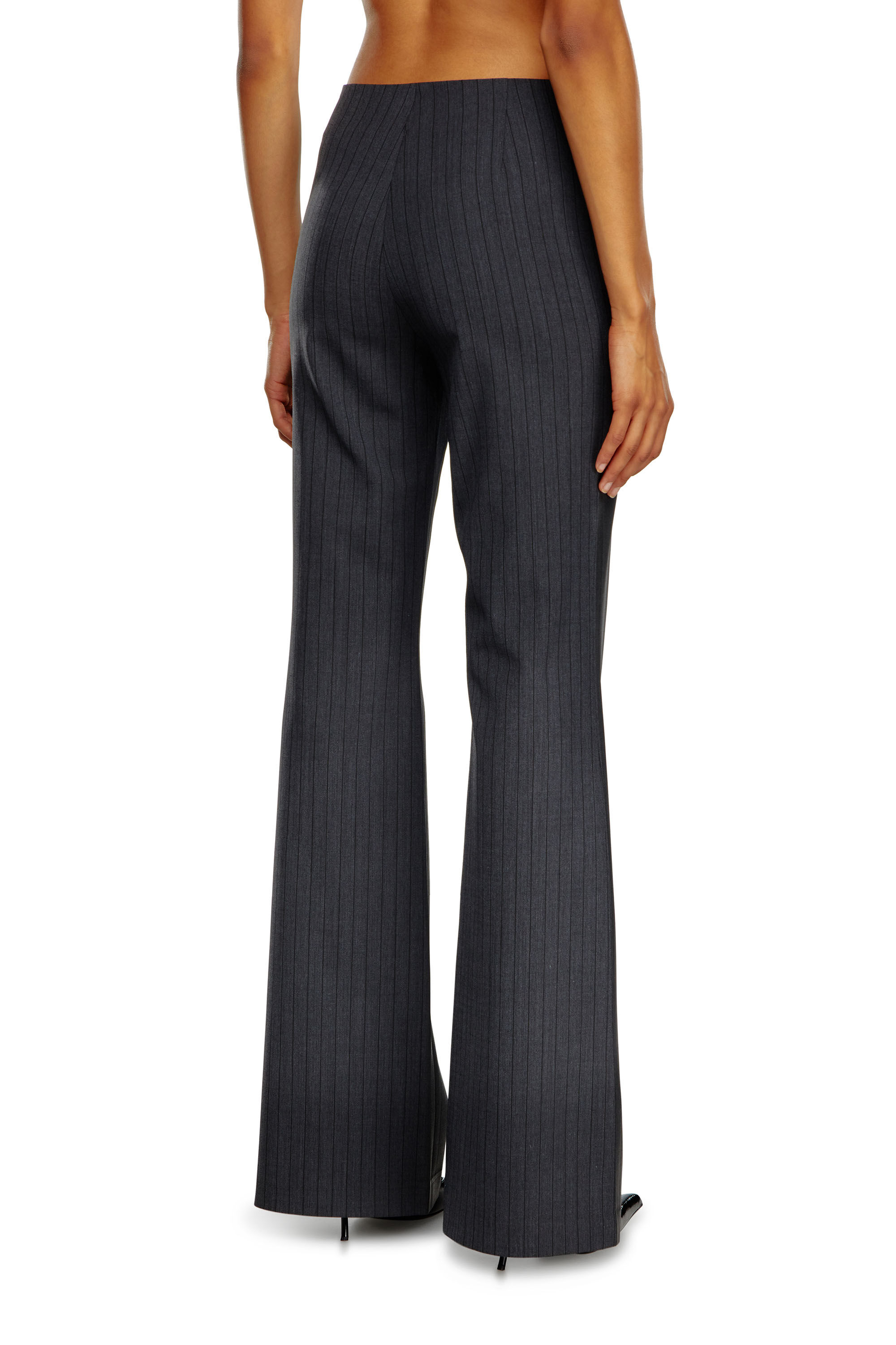 Diesel - P-OLARIS, Femme Pantalon à fines rayures avec devant enduit in Noir - Image 4