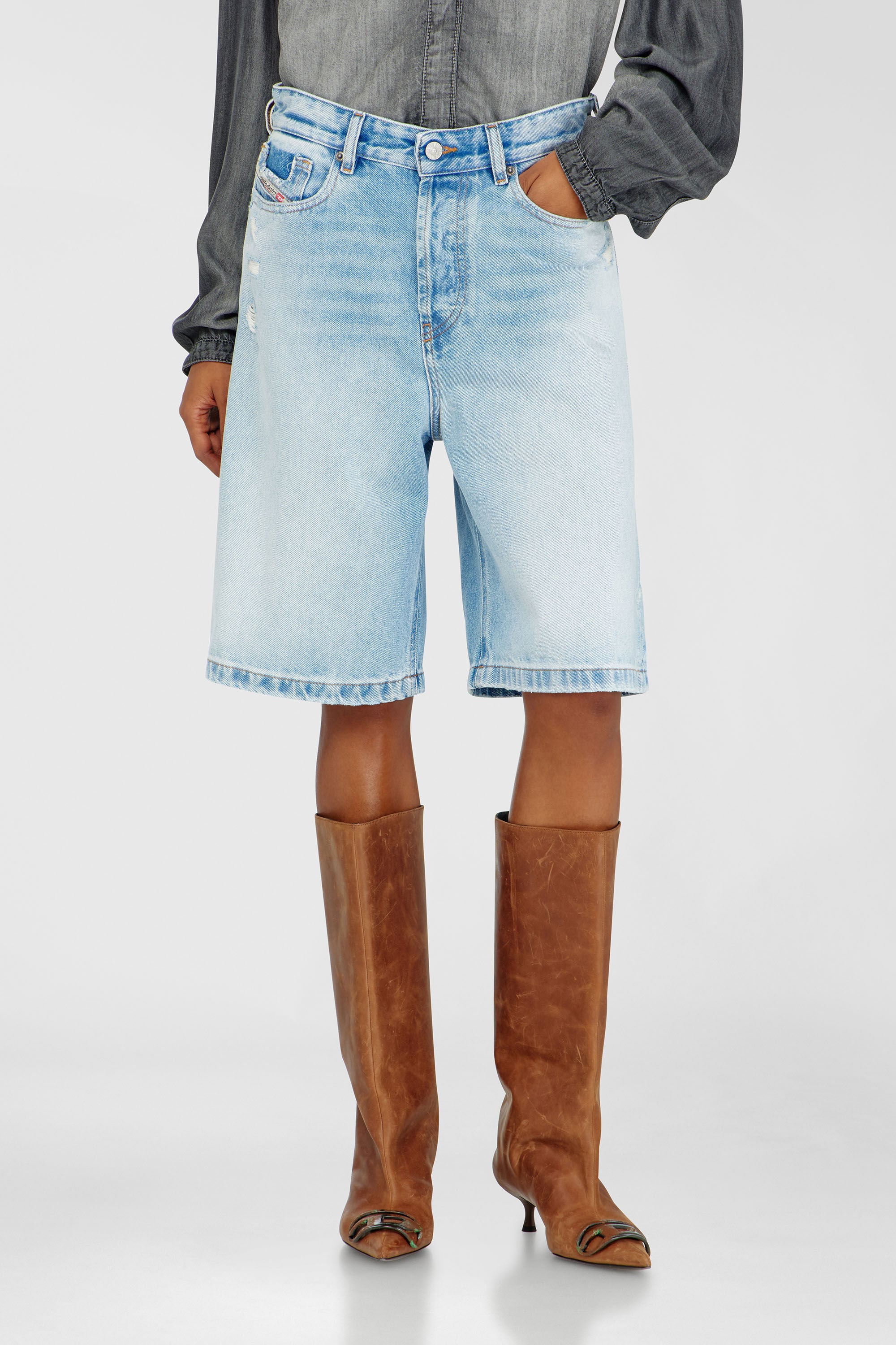 Diesel - DE-SIRE-SHORT, Shorts en denim d&eacute;truit Femme in Bleu - 3