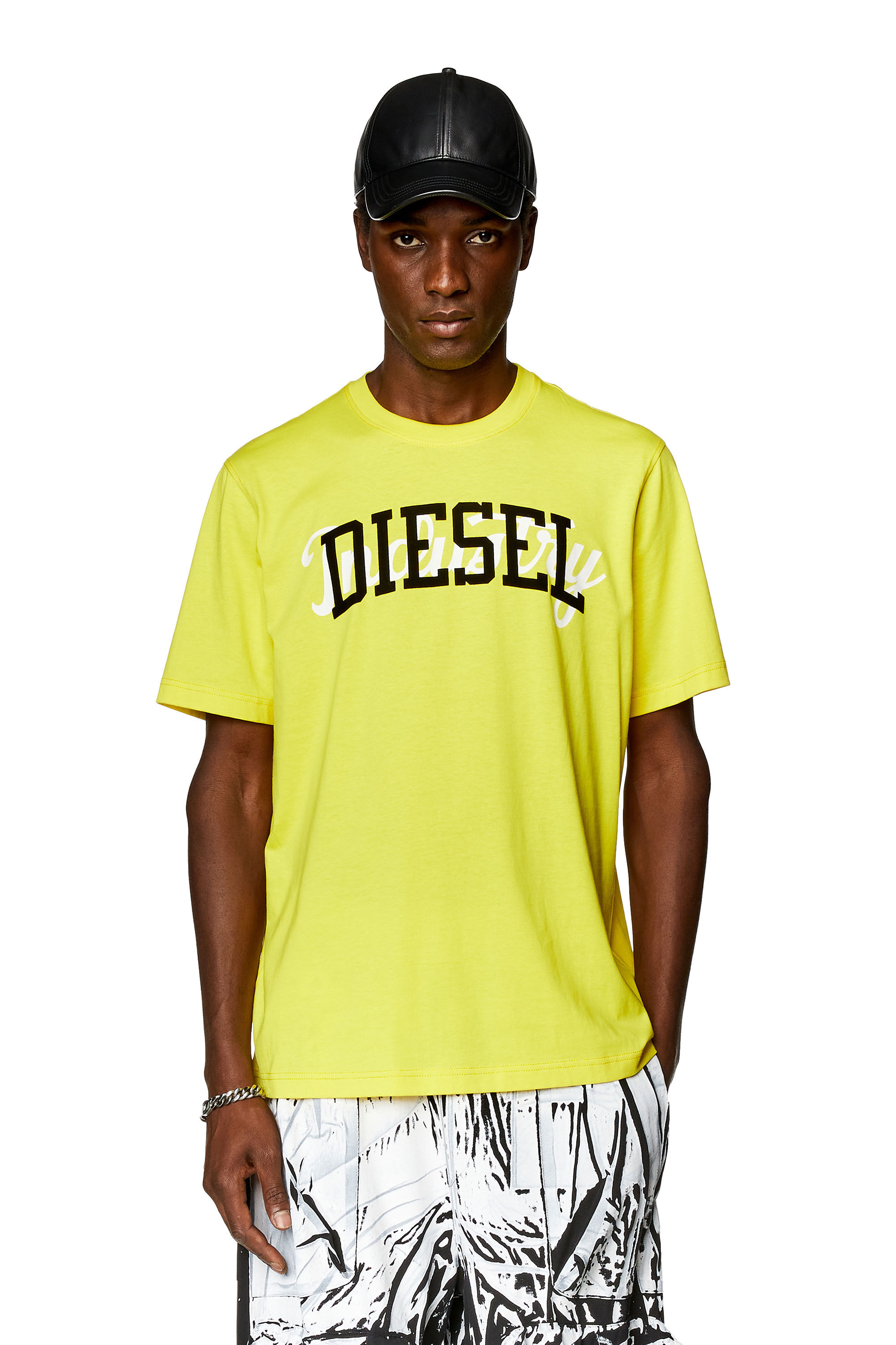 Diesel - T-JUST-N10, Homme T-shirt avec imprimés Diesel contrastés in Jaune - Image 3