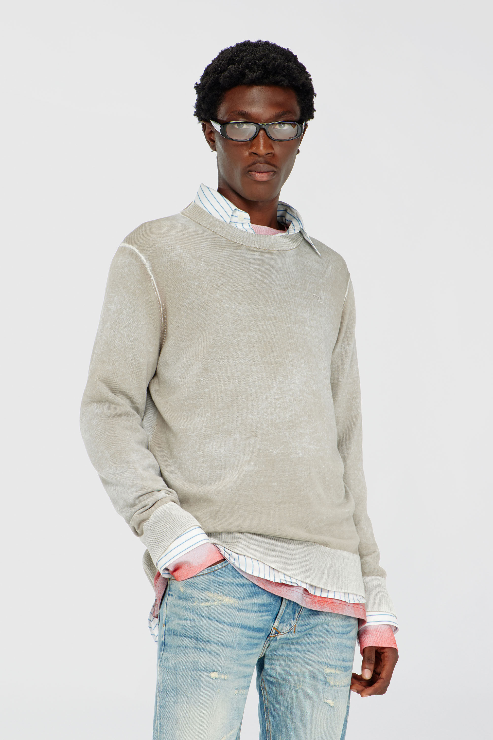 Diesel - K-LAURENT, Pull avec impression invers&eacute;e d&eacute;color&eacute;e Homme in Gris - 3