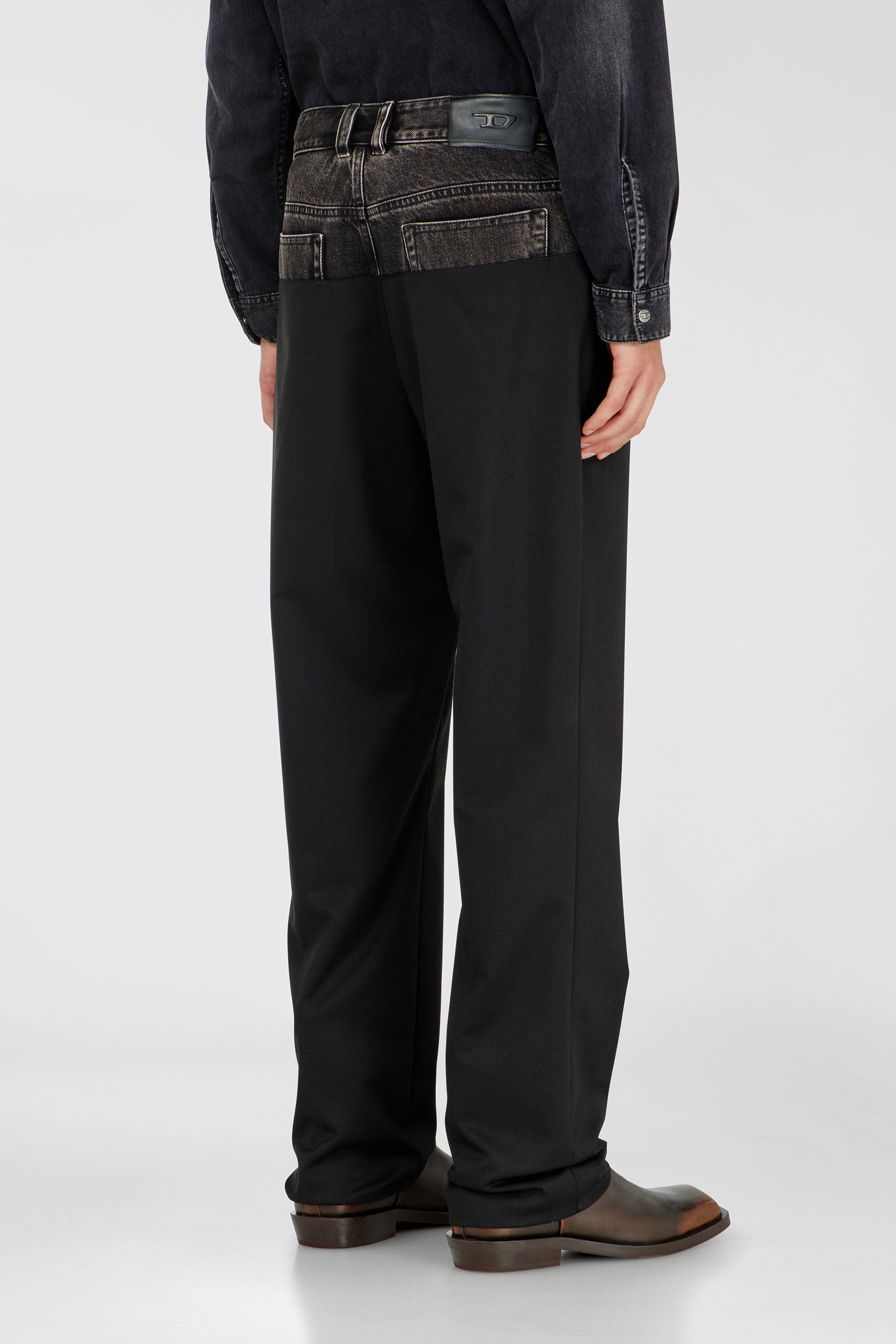 Diesel - P-LOGAN, Pantalon avec sections en denim et tailleur Homme in Noir - 4