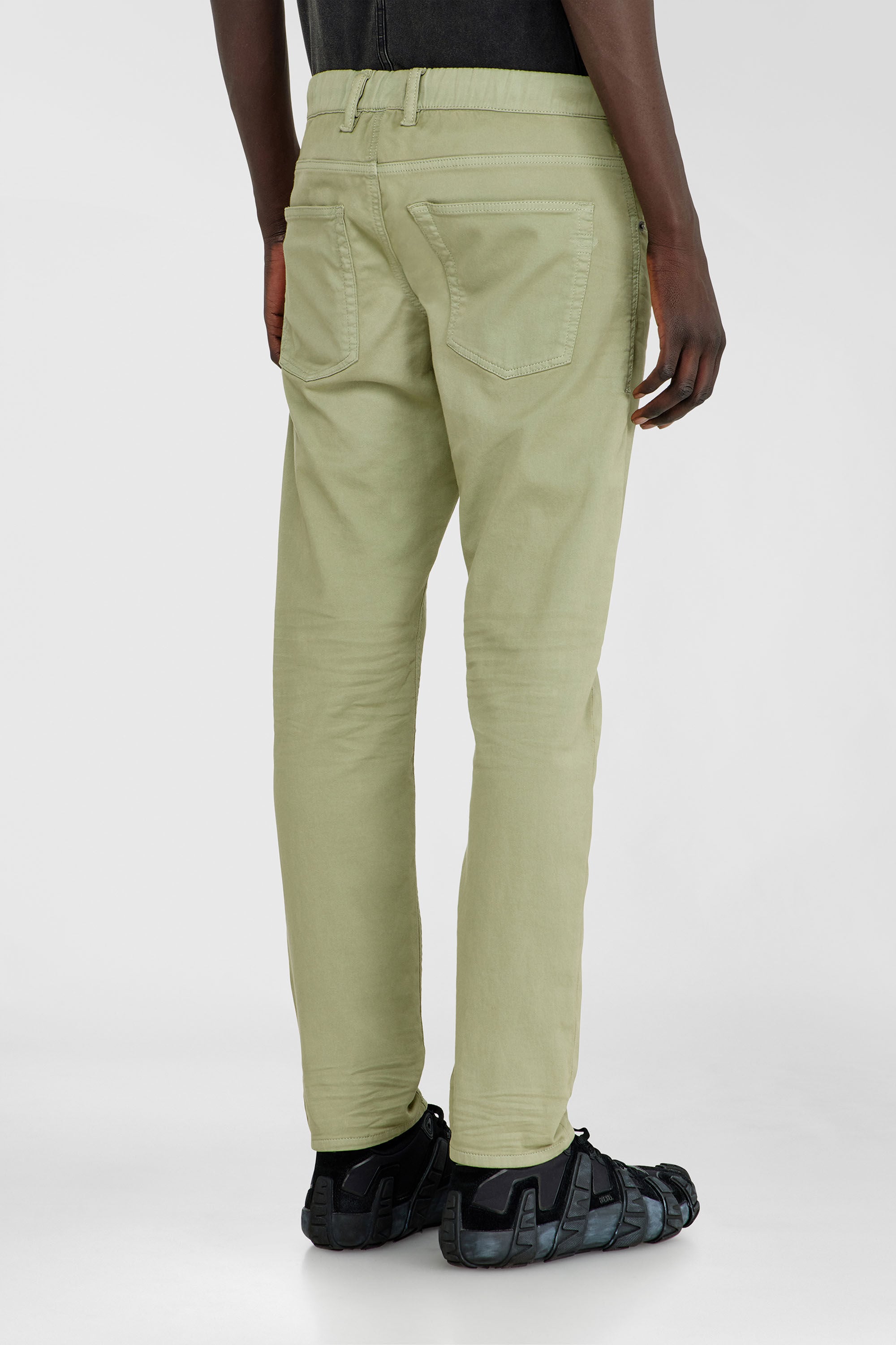 Diesel - Regular 2032 D-Krooley-BW Joggjeans&reg; 0670M Homme, Vert Olive - Image 3