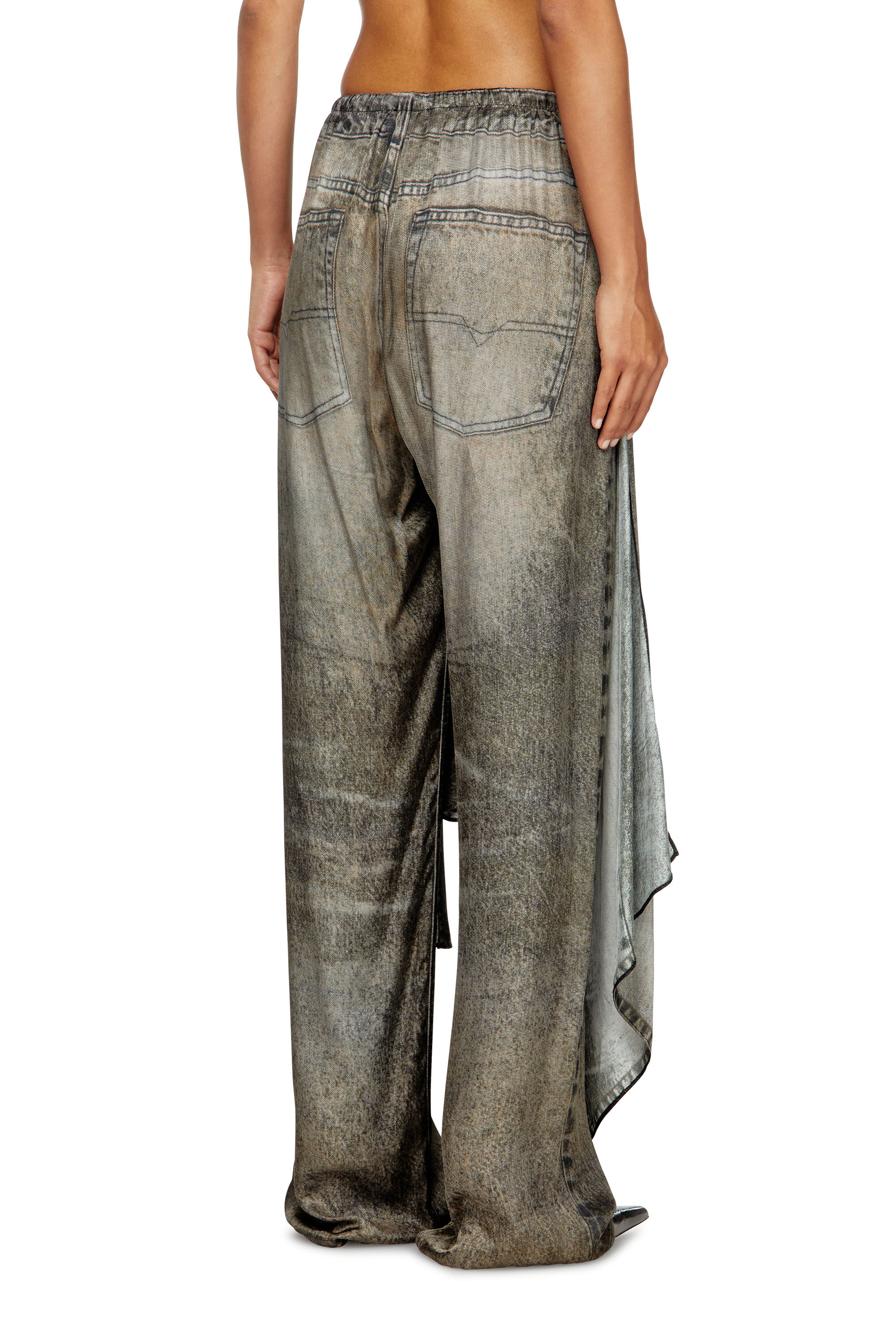 Diesel - P-ALOMA, Pantalon croisé en viscose effet denim Femme in Gris - 4