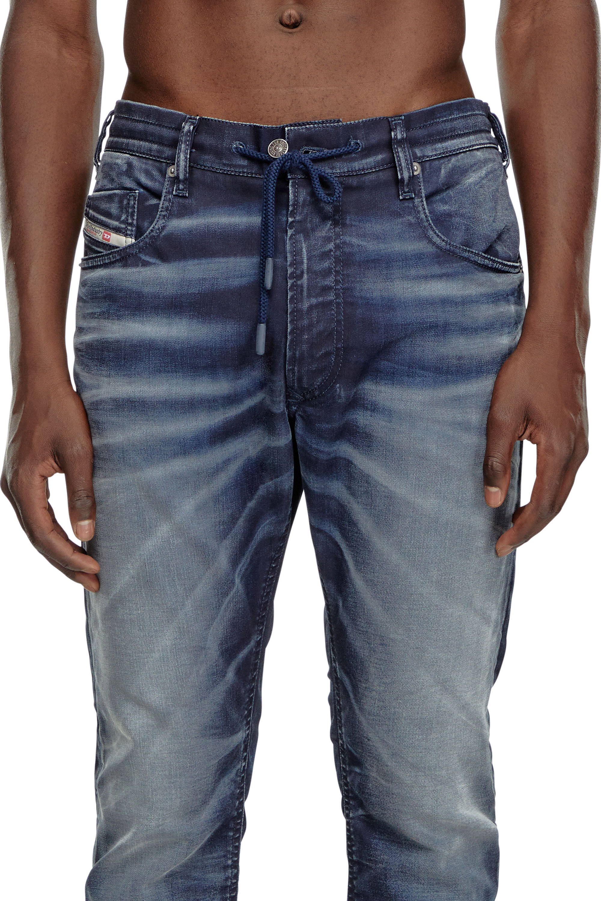 Diesel - Homme Tapered 2030 D-Krooley Joggjeans® 068MD, Bleu Foncé - Image 5