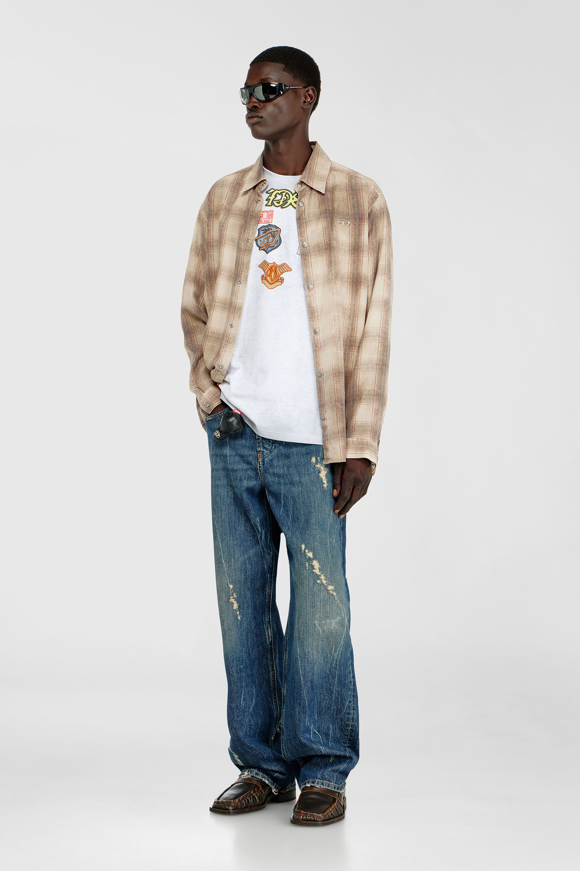 Diesel - T-BOXT-AA6, T-shirt en coton avec imprim&eacute; patchs all-over Homme in Blanc - 1