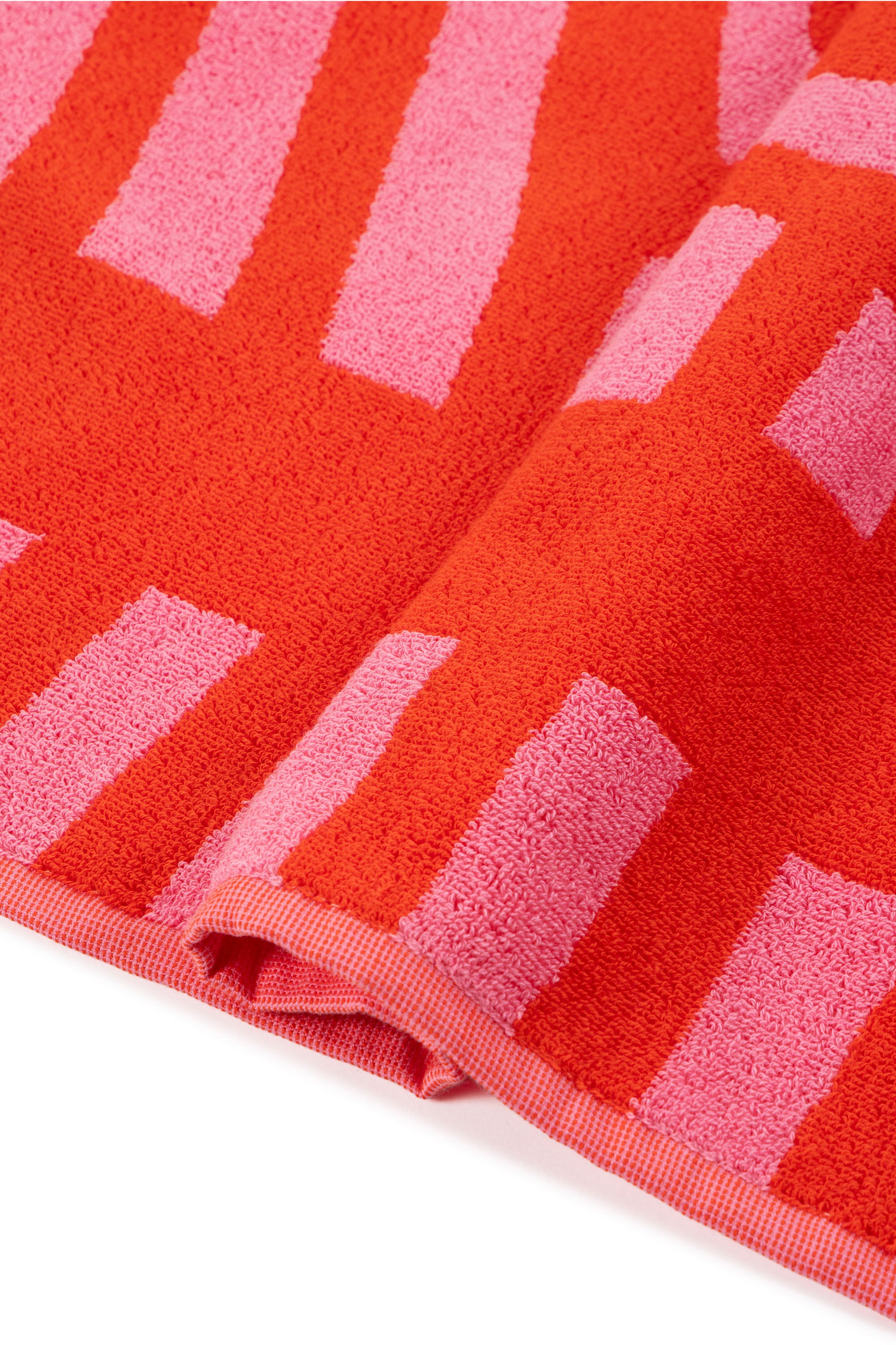 Diesel - 1018163  STRIPES PINK/RED TOWEL, Serviette &eacute;ponge 100x180 cm Mixte in Rouge - 3