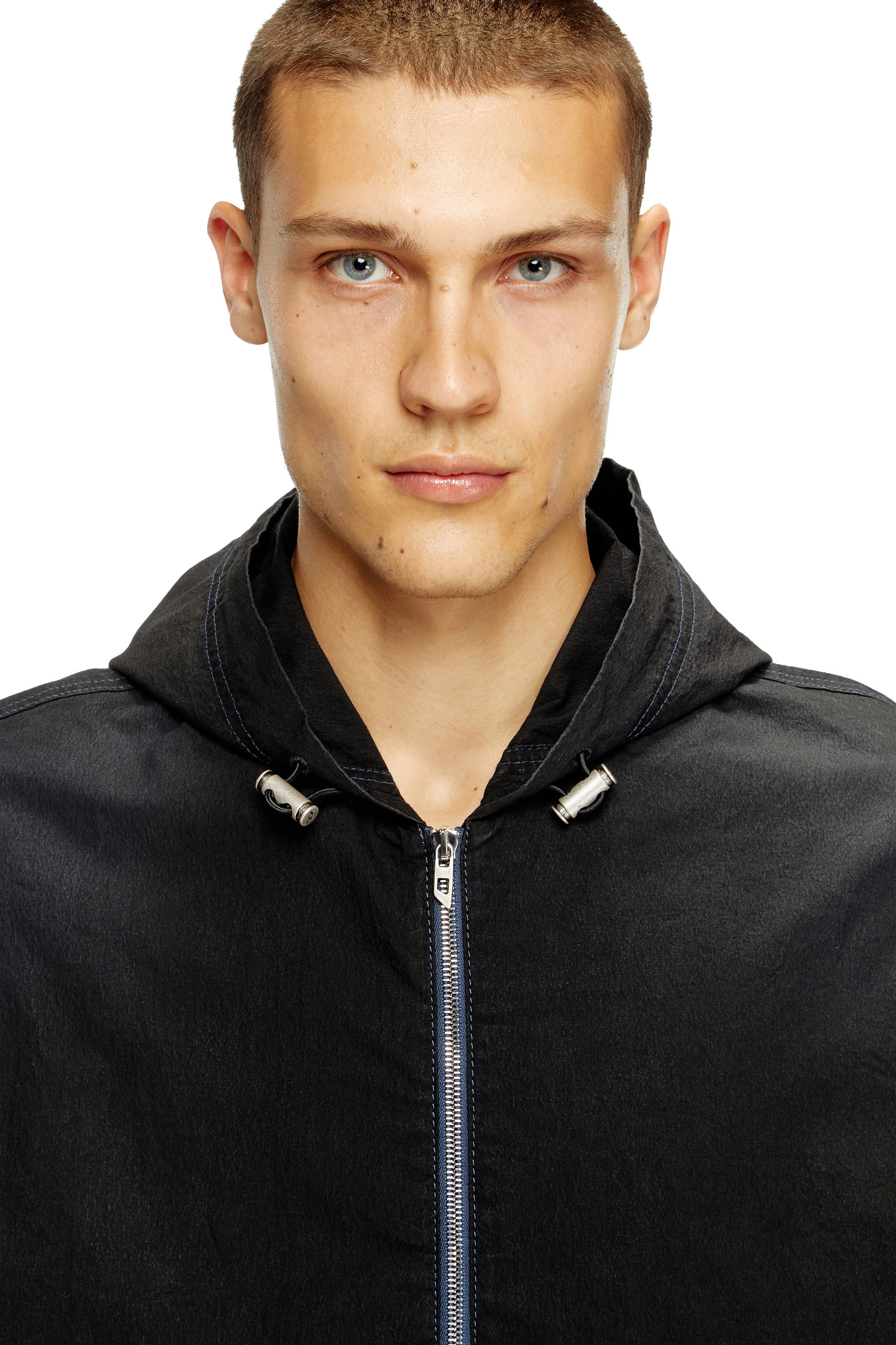 Diesel - D-WYNNY JOGG, Veste technique à capuche en tissu JoggJeans Homme in Noir - 4
