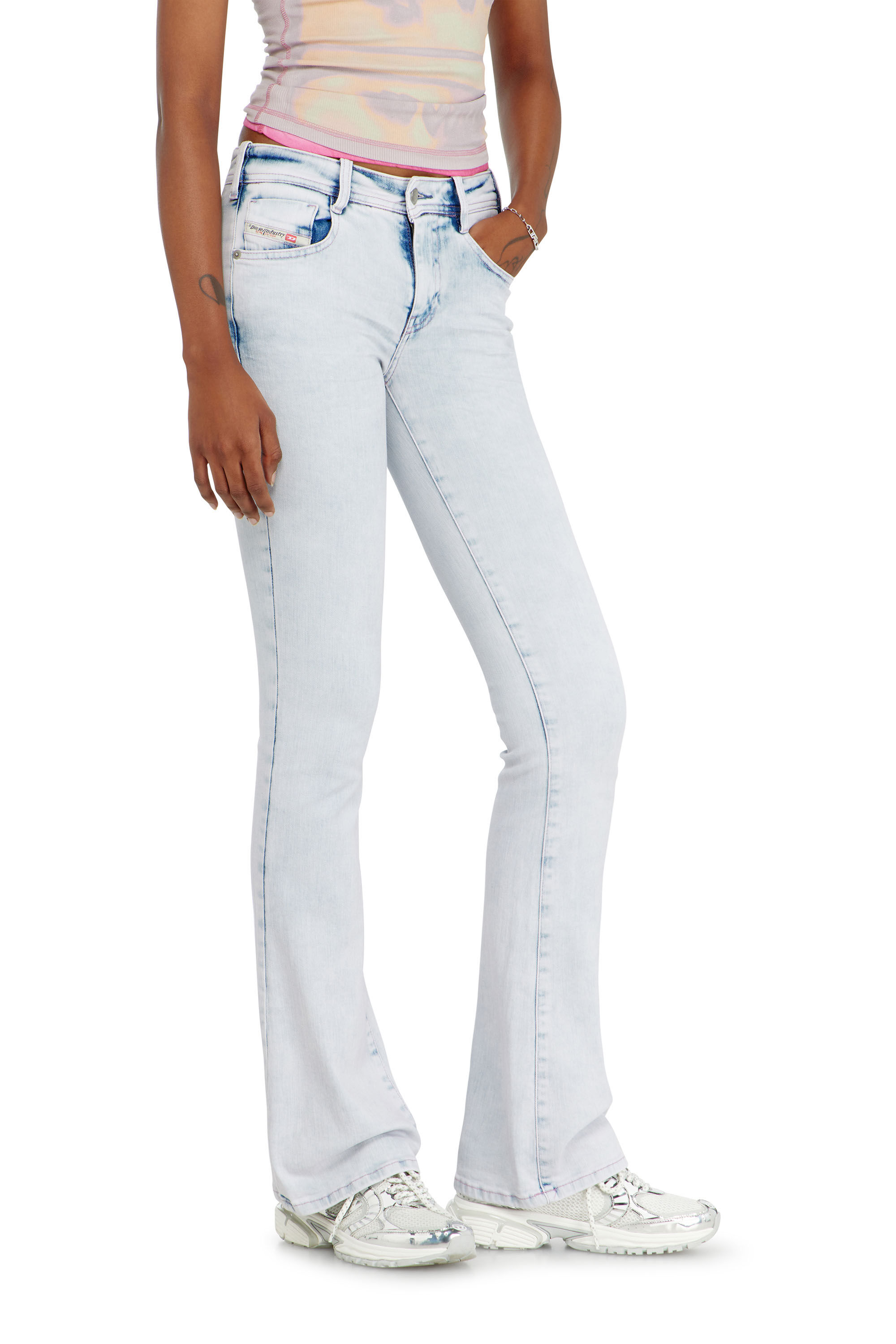 Diesel - Bootcut Jeans 1969 D-Ebbey 0HDBH Femme, Bleu Clair - Image 7