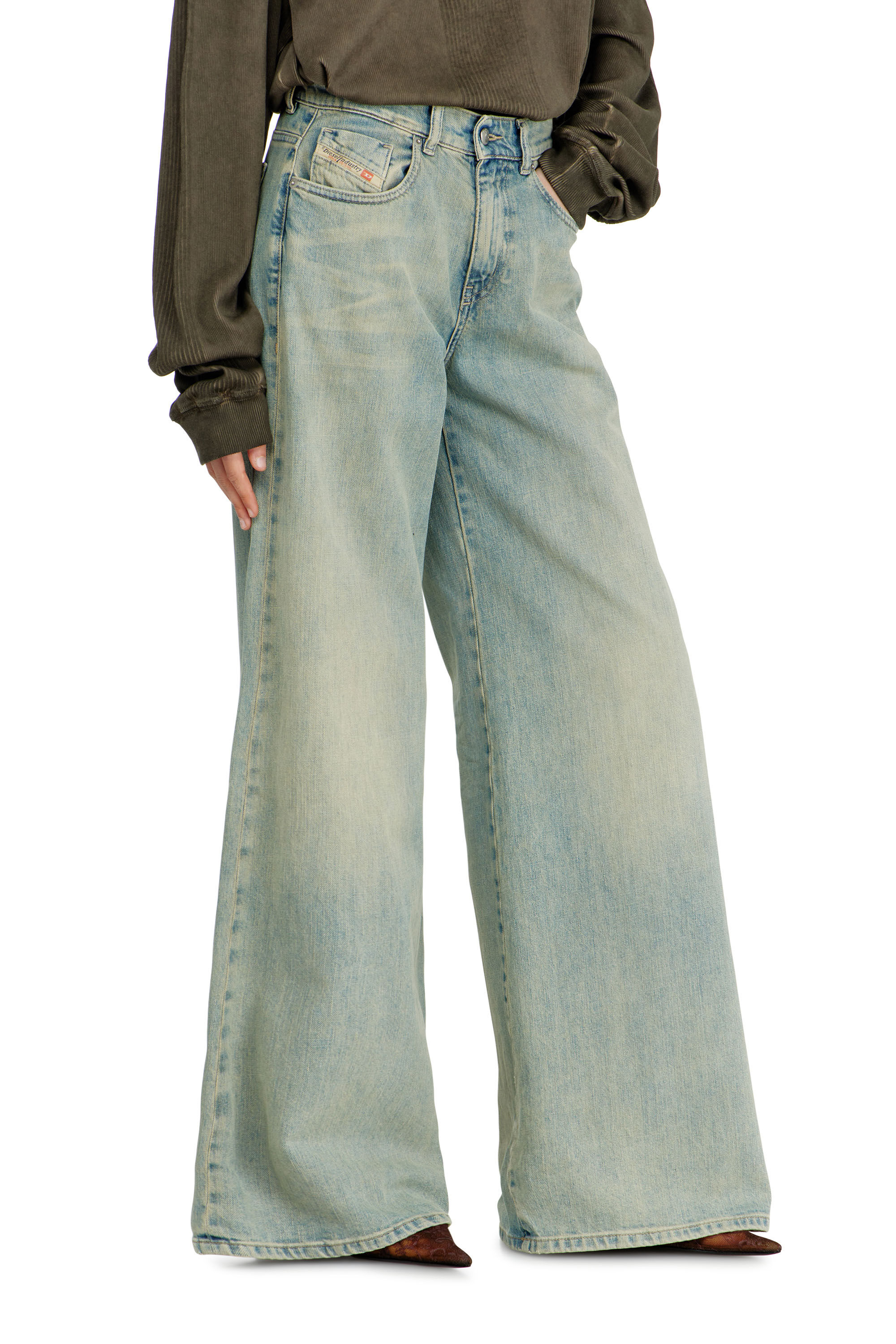 Diesel - Flare Jeans 1978 D-Akemi 09N33 Femme, Bleu Clair - Image 7