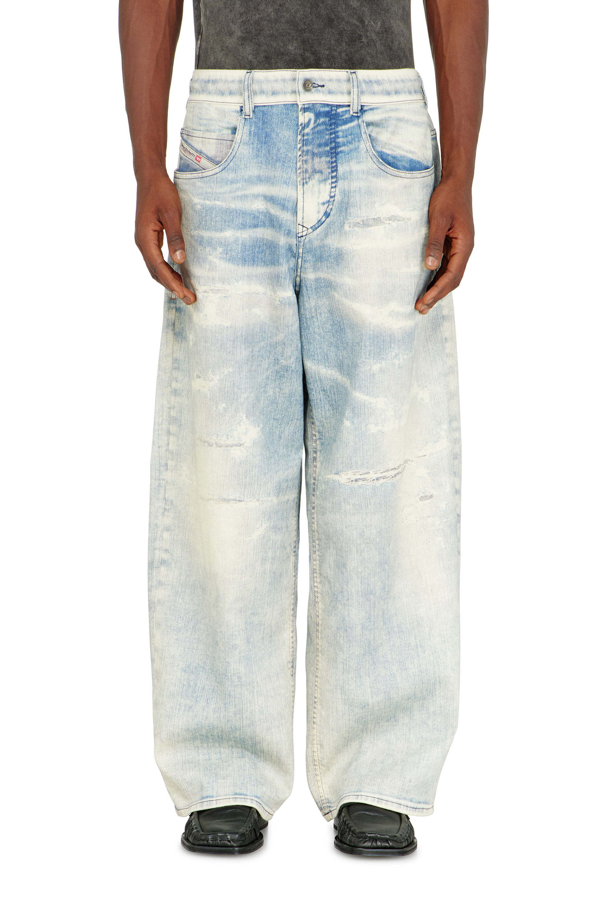 Diesel - Relaxed 2097 D-Enim-M Joggjeans&reg; 068XM Mixte, Bleu Clair - Image 2