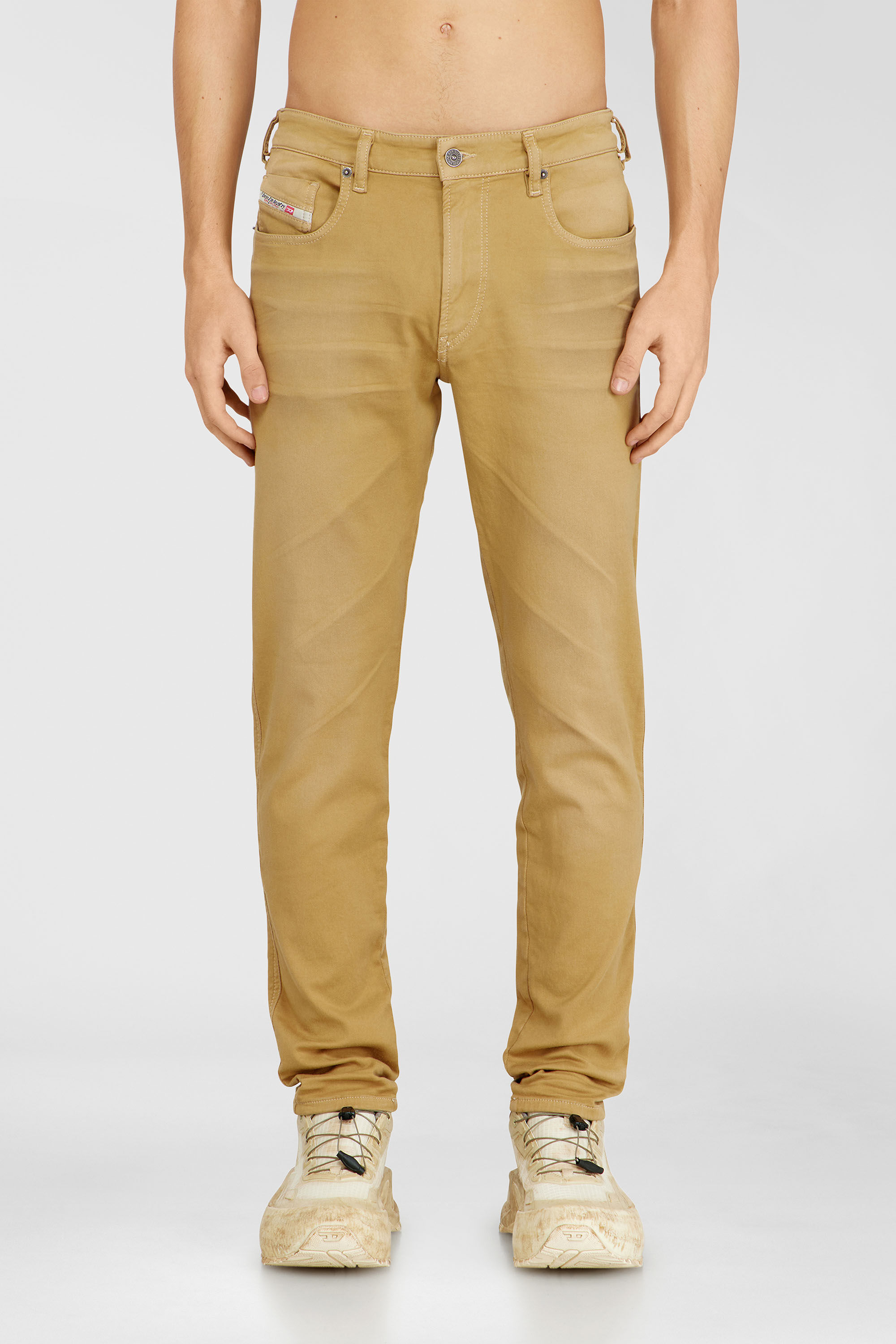 Diesel - Slim 2062 D-Strukt Joggjeans&reg; 0670M Homme, Beige - Image 2