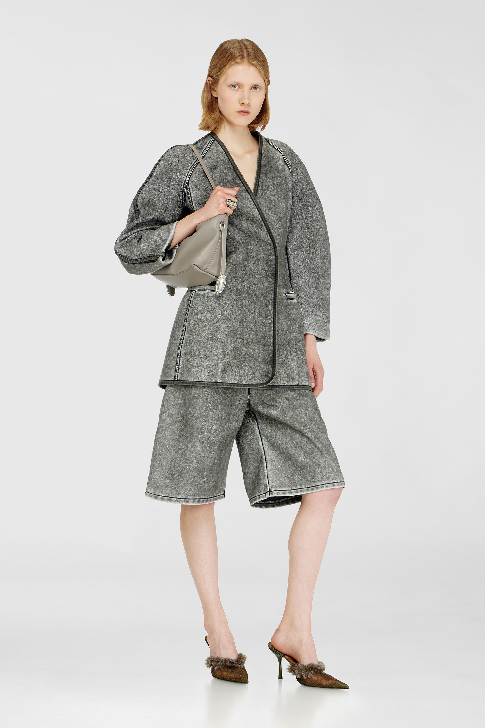 Diesel - P-ARLOR, Bermuda en PU Femme in Gris - 1