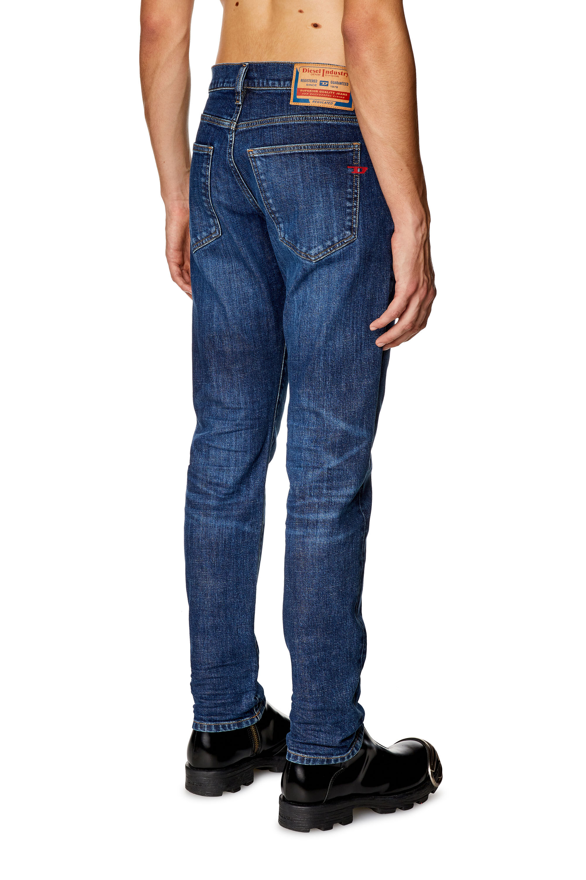 Diesel - Homme Slim Jeans 2019 D-Strukt 0PFAZ, Bleu Foncé - Image 4