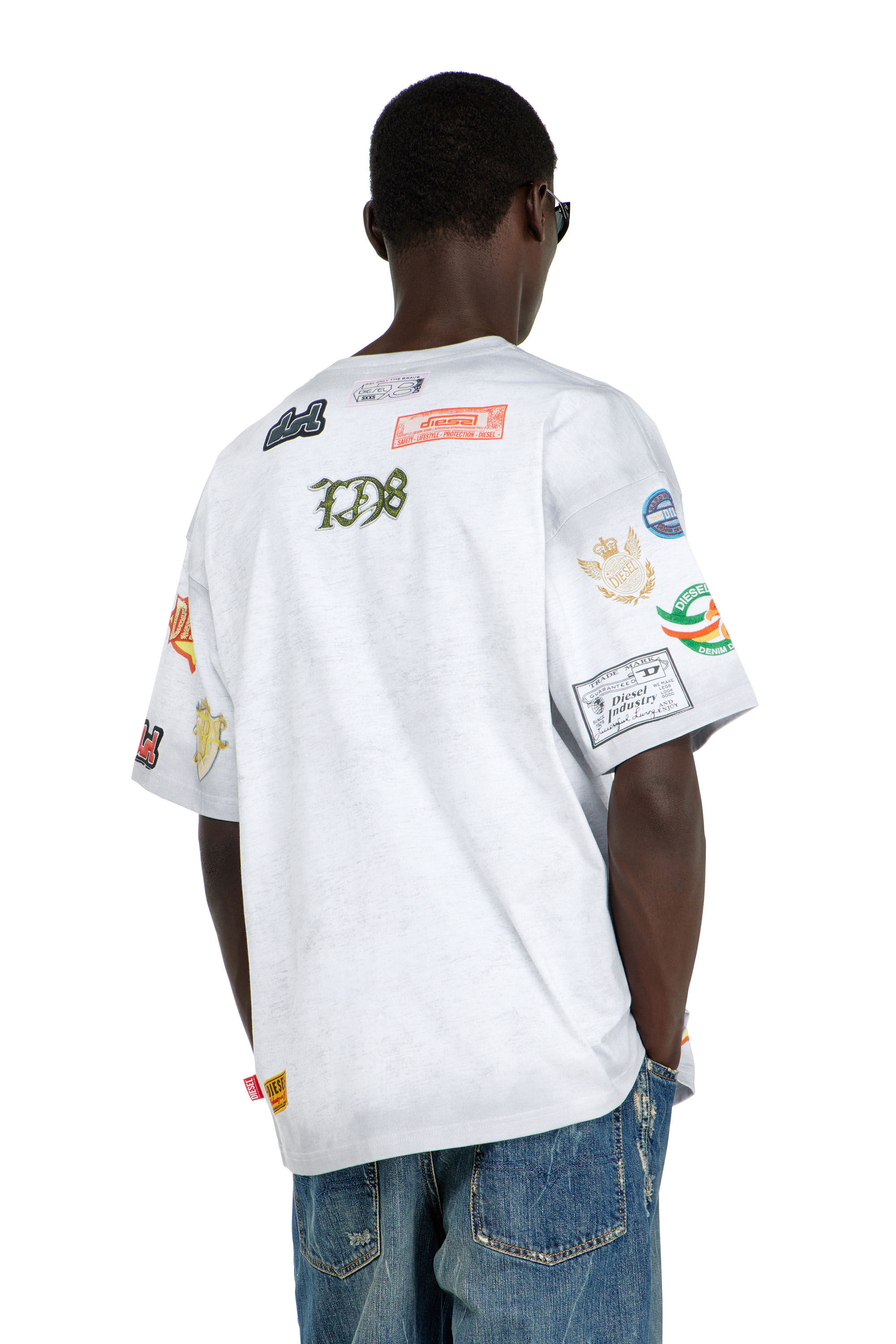 Diesel - T-BOXT-AA6, T-shirt en coton avec imprim&eacute; patchs all-over Homme in ToBeDefined - 4
