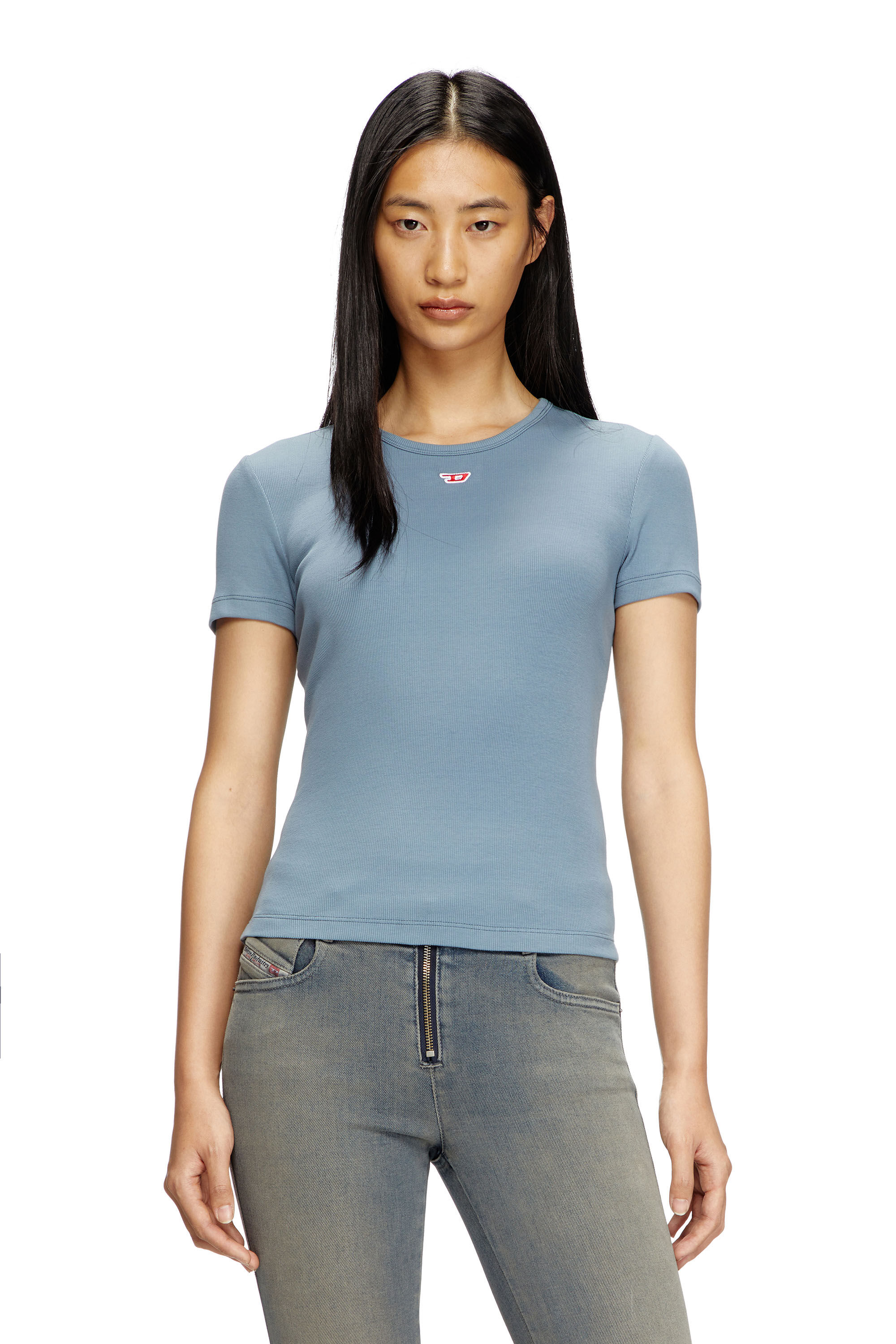 Diesel - T-ELE-LONG-D, T-shirt avec patch logo D Femme in Bleu - 3
