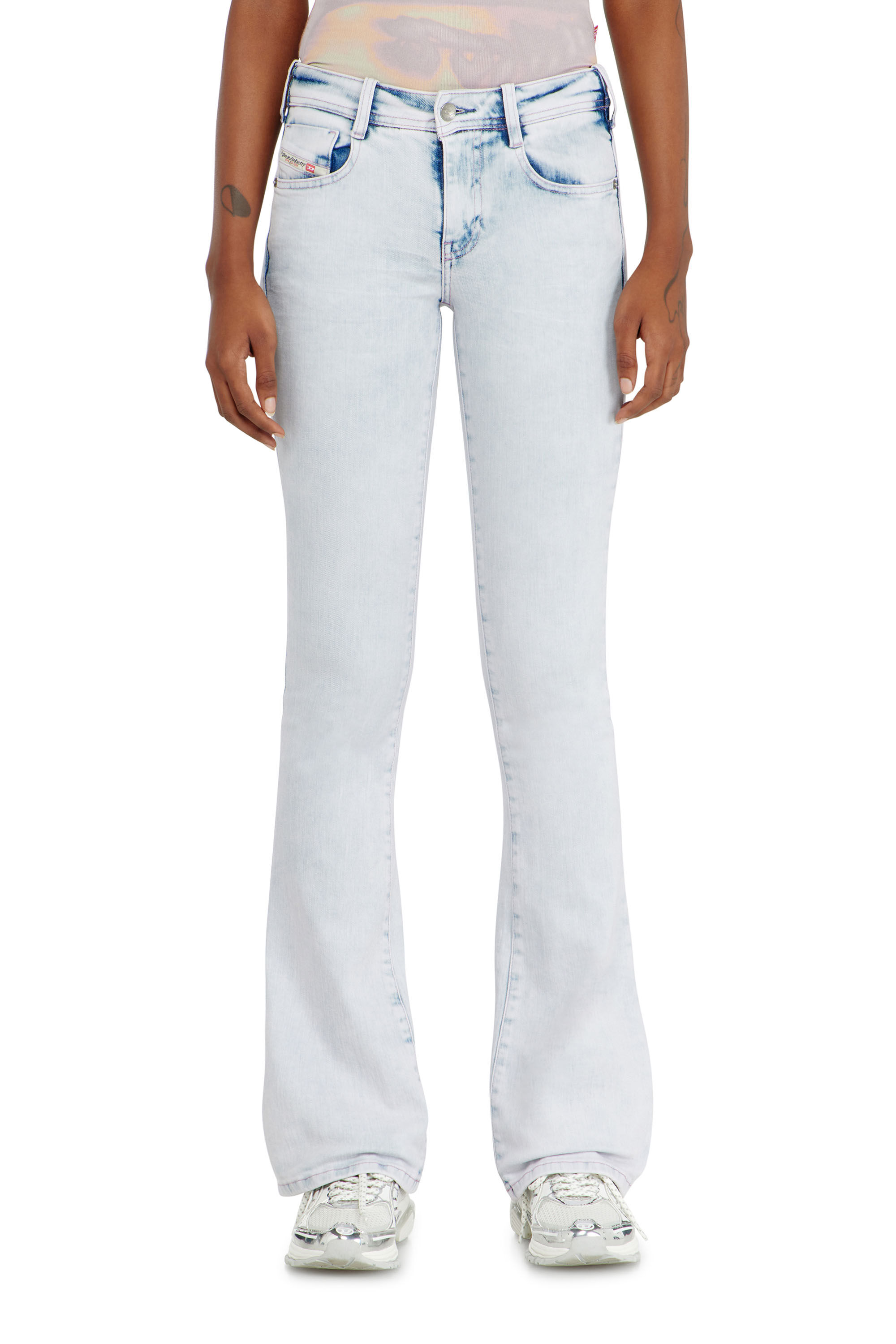 Diesel - Bootcut Jeans 1969 D-Ebbey 0HDBH Femme, Bleu Clair - Image 4